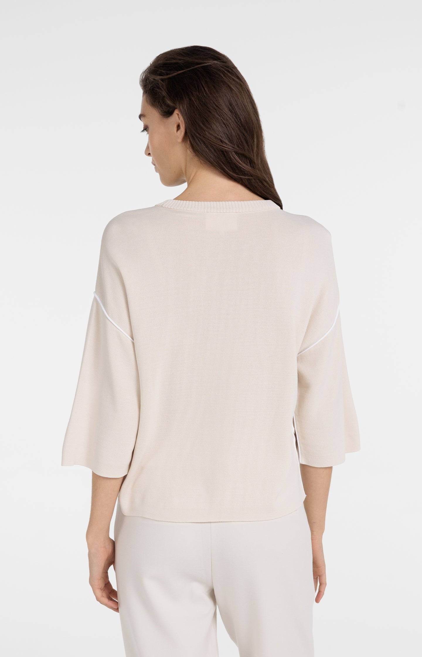 Sweater with 3/4 sleeves and contrasting seams - Type: lookbook