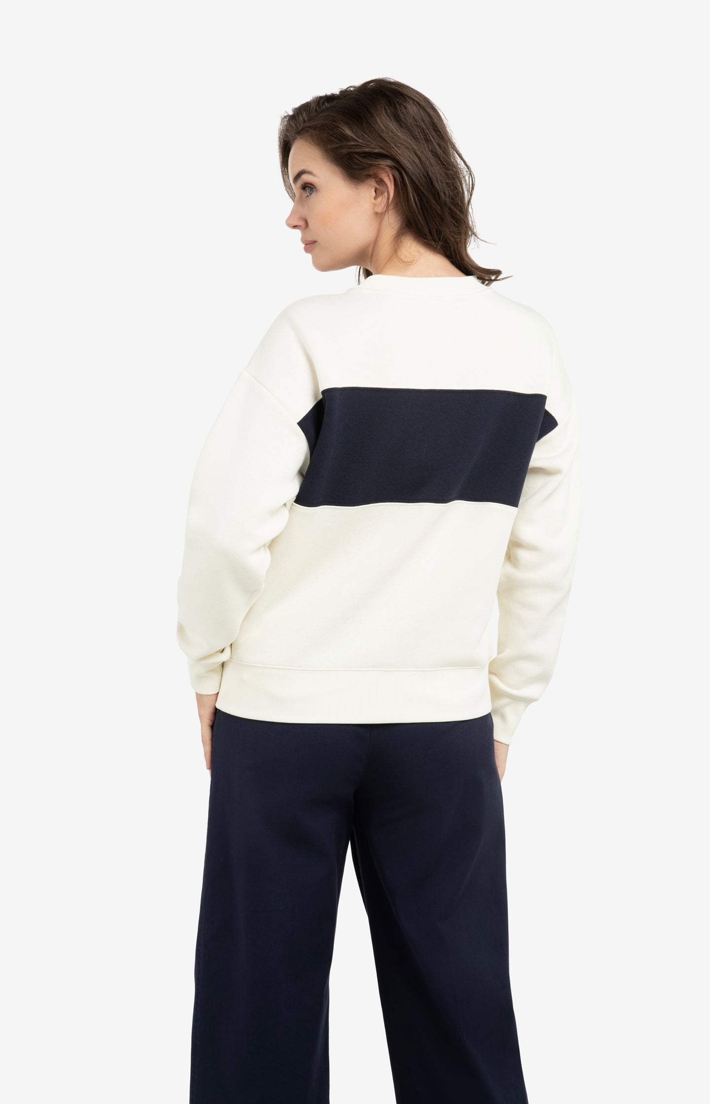 Sweater with colorblock and front text - Type: lookbook