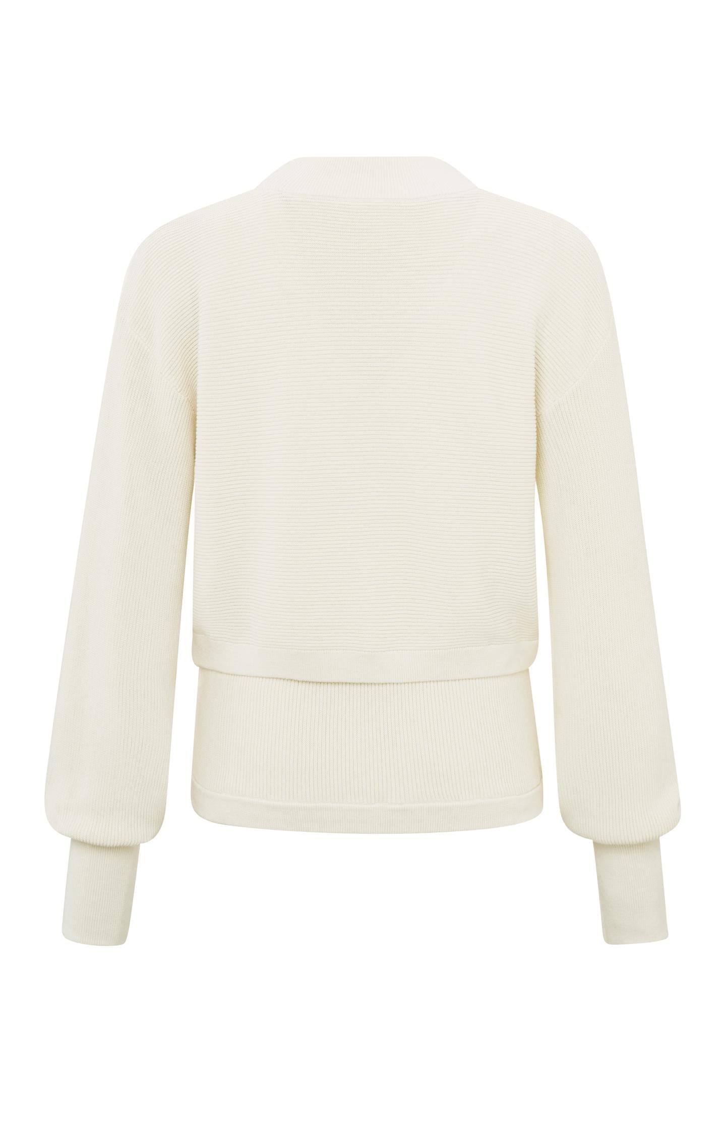 Sweater with long sleeves and tank top with V-neck