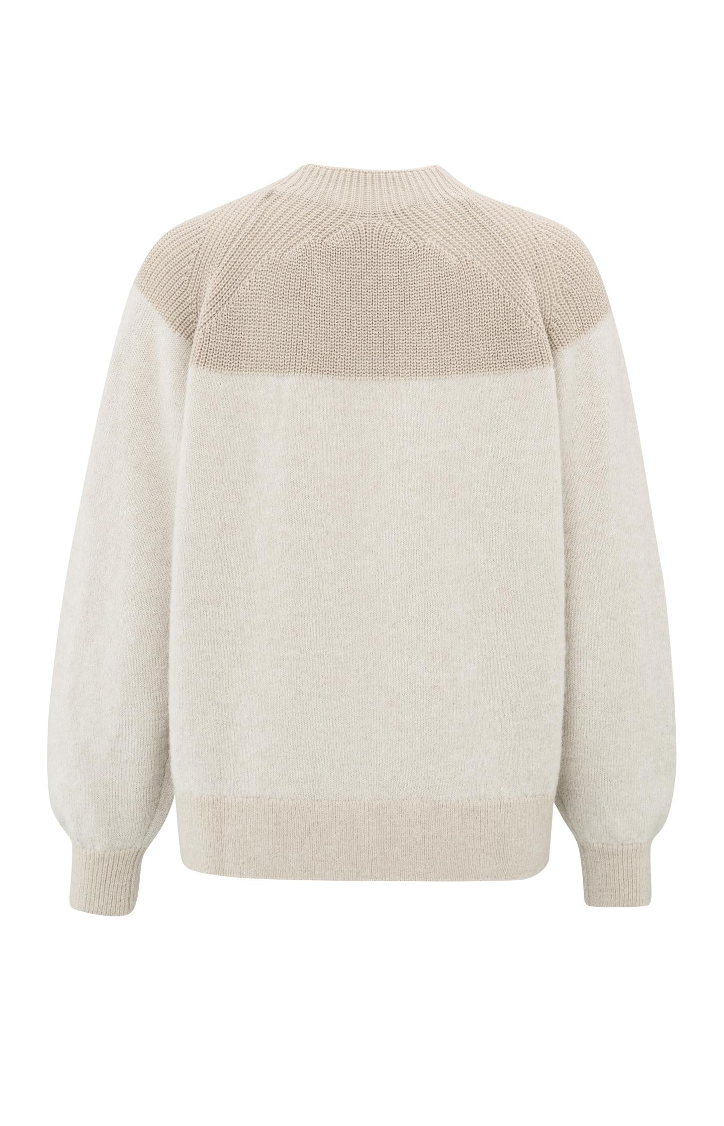Sweater with mixed textures and round neck