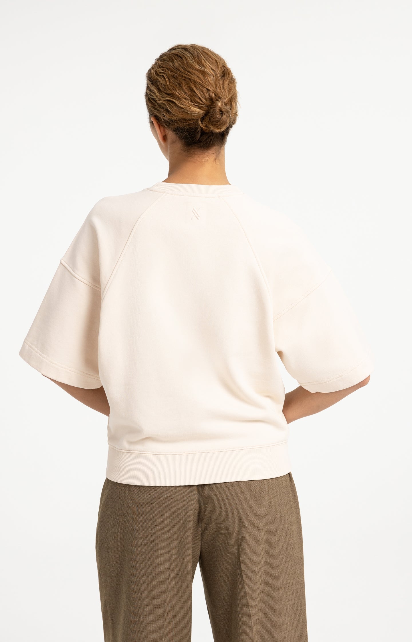 Sweatshirt with short raglan sleeves - Type: lookbook