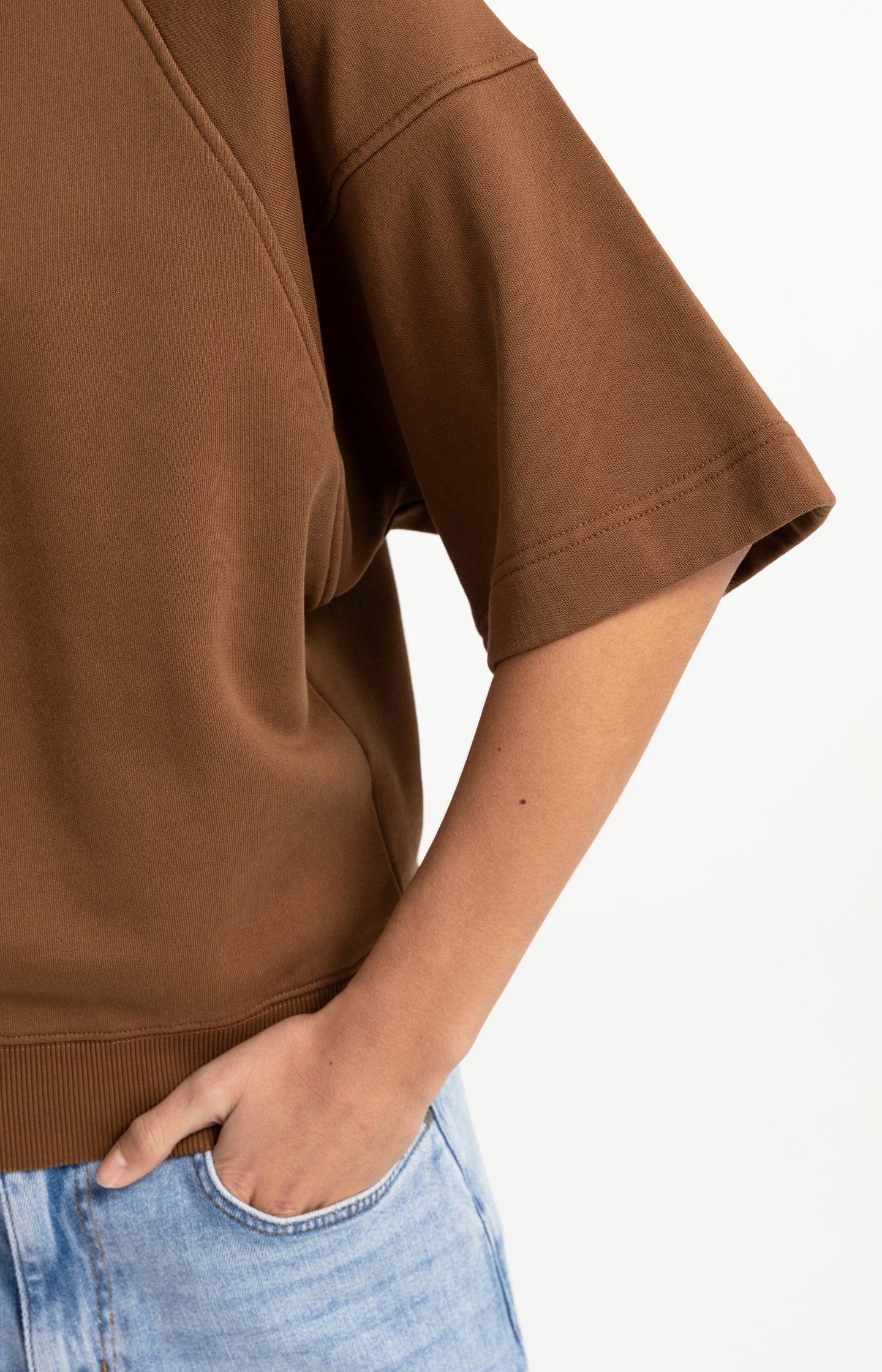 Sweatshirt with short raglan sleeves - Type: lookbook
