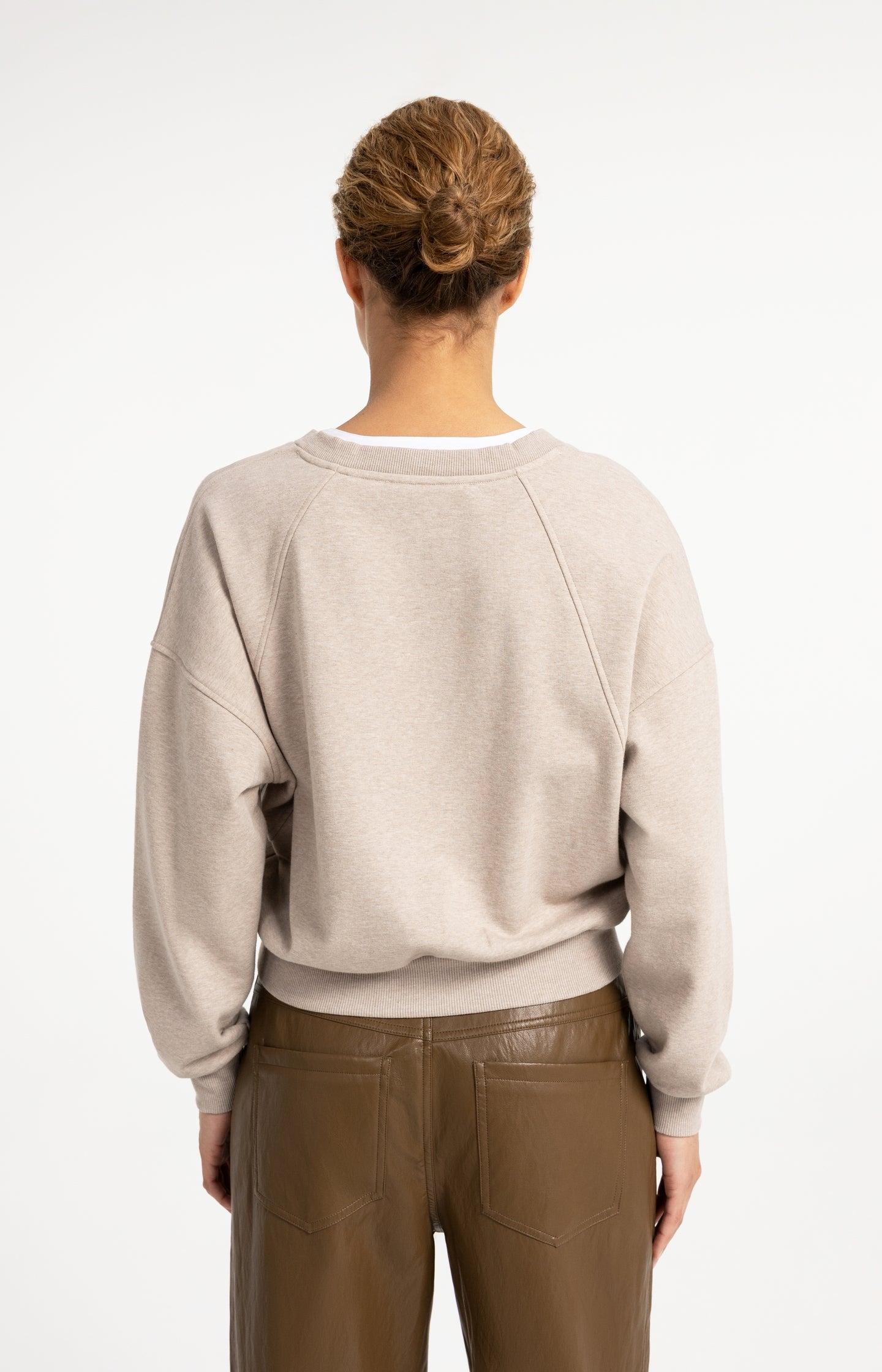 Sweatshirt with V-neck and woven collar