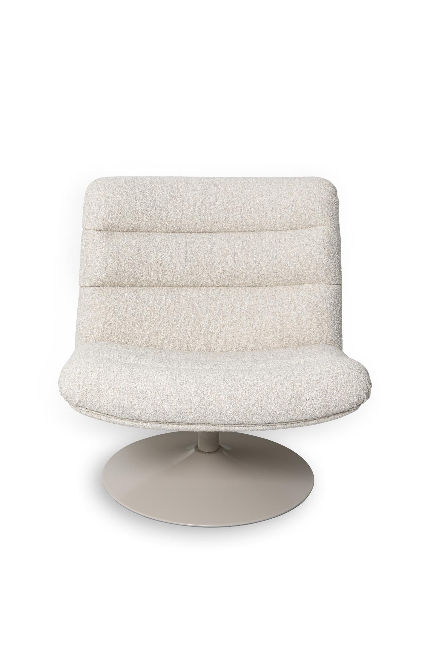 Swivel chair with round base