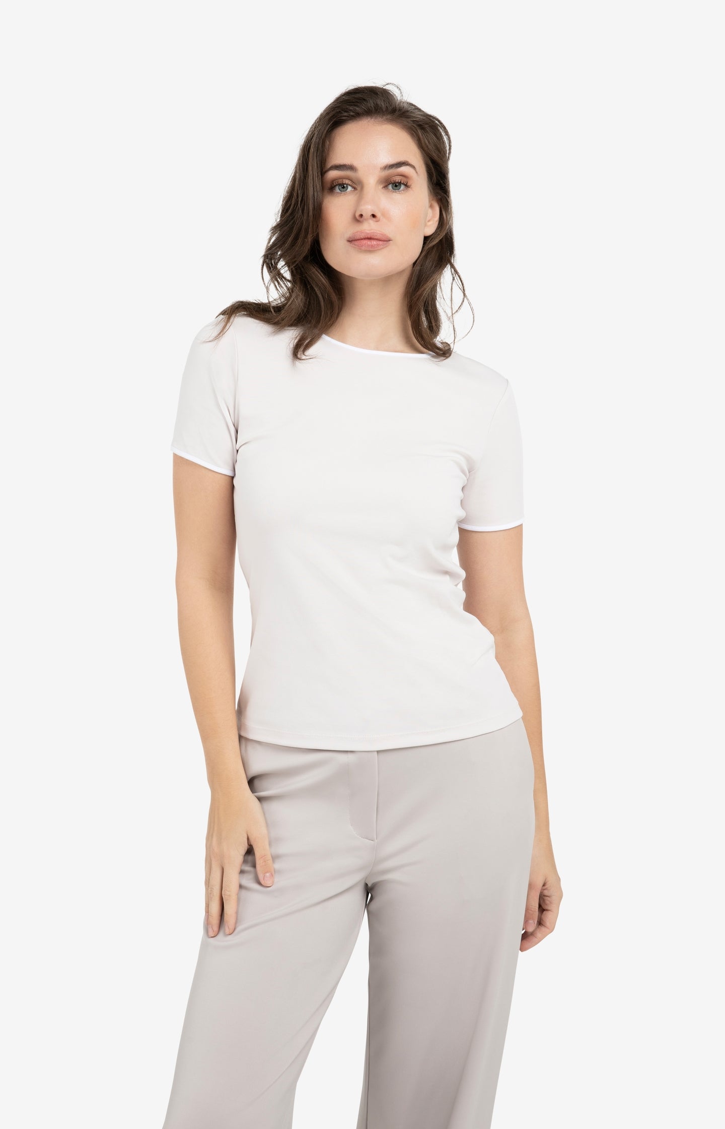 T-shirt with contrasting trim and round neck