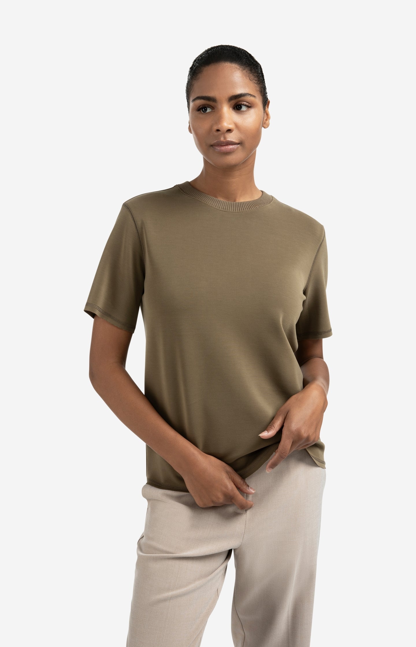 T-shirt with knitted ribbed neckline