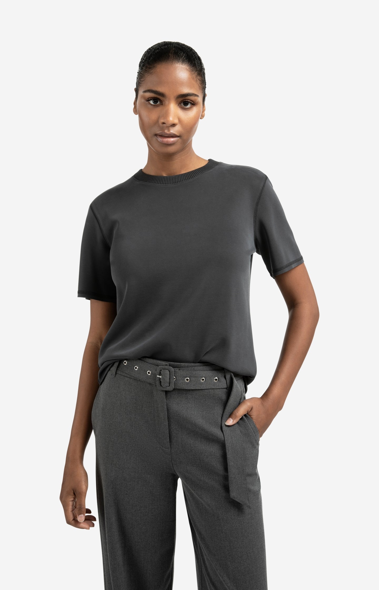 T-shirt with knitted ribbed neckline