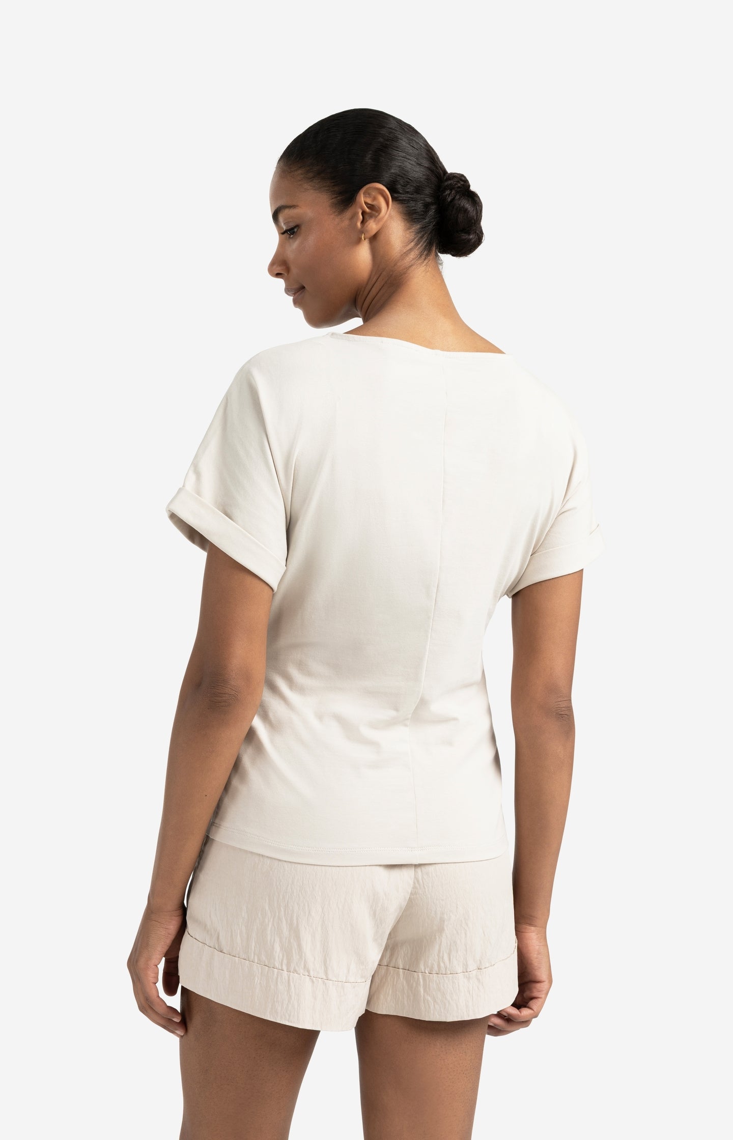 T-shirt with round neck and knotted detail - Type: lookbook