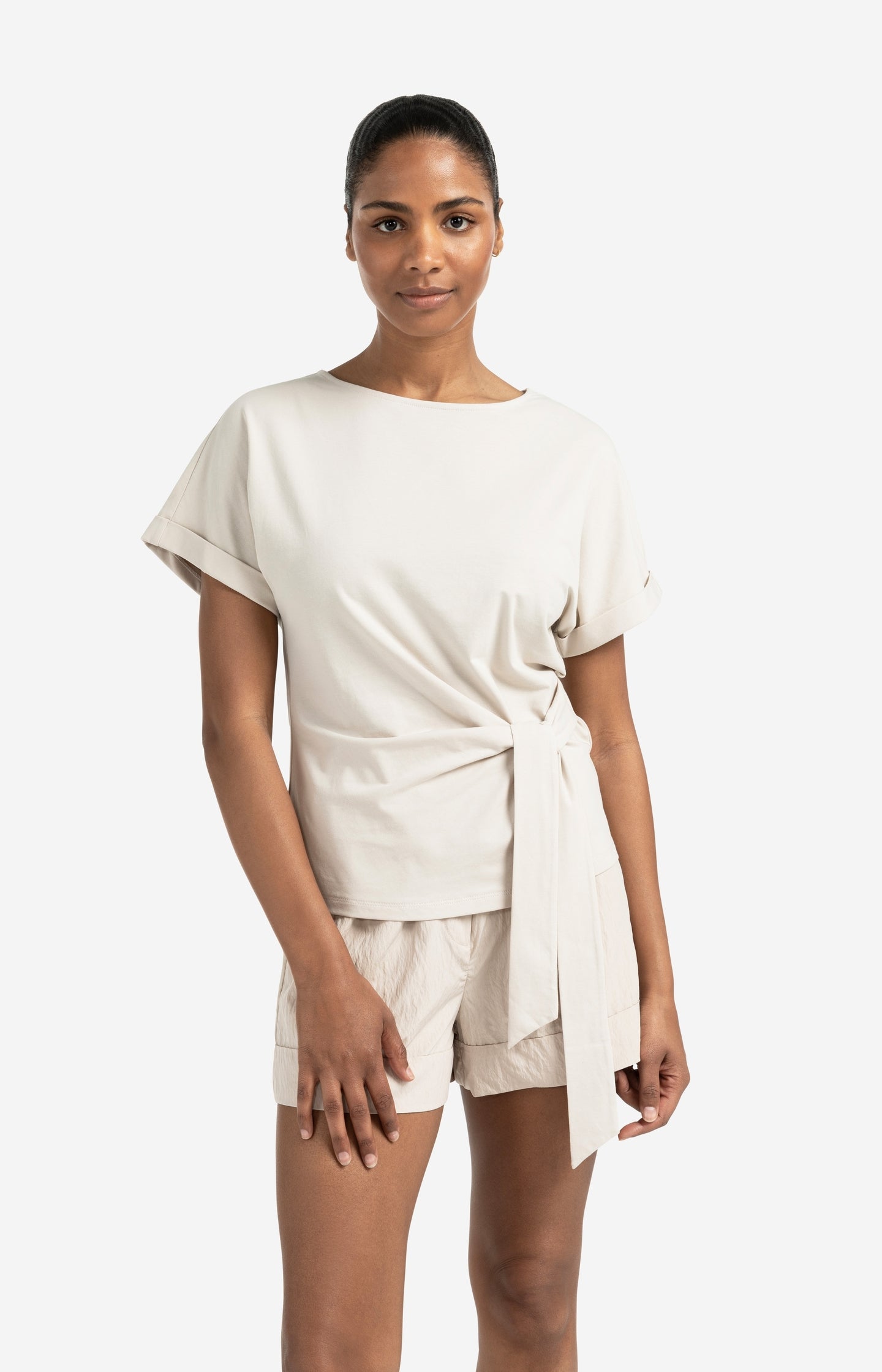 T-shirt with round neck and knotted detail - Type: lookbook