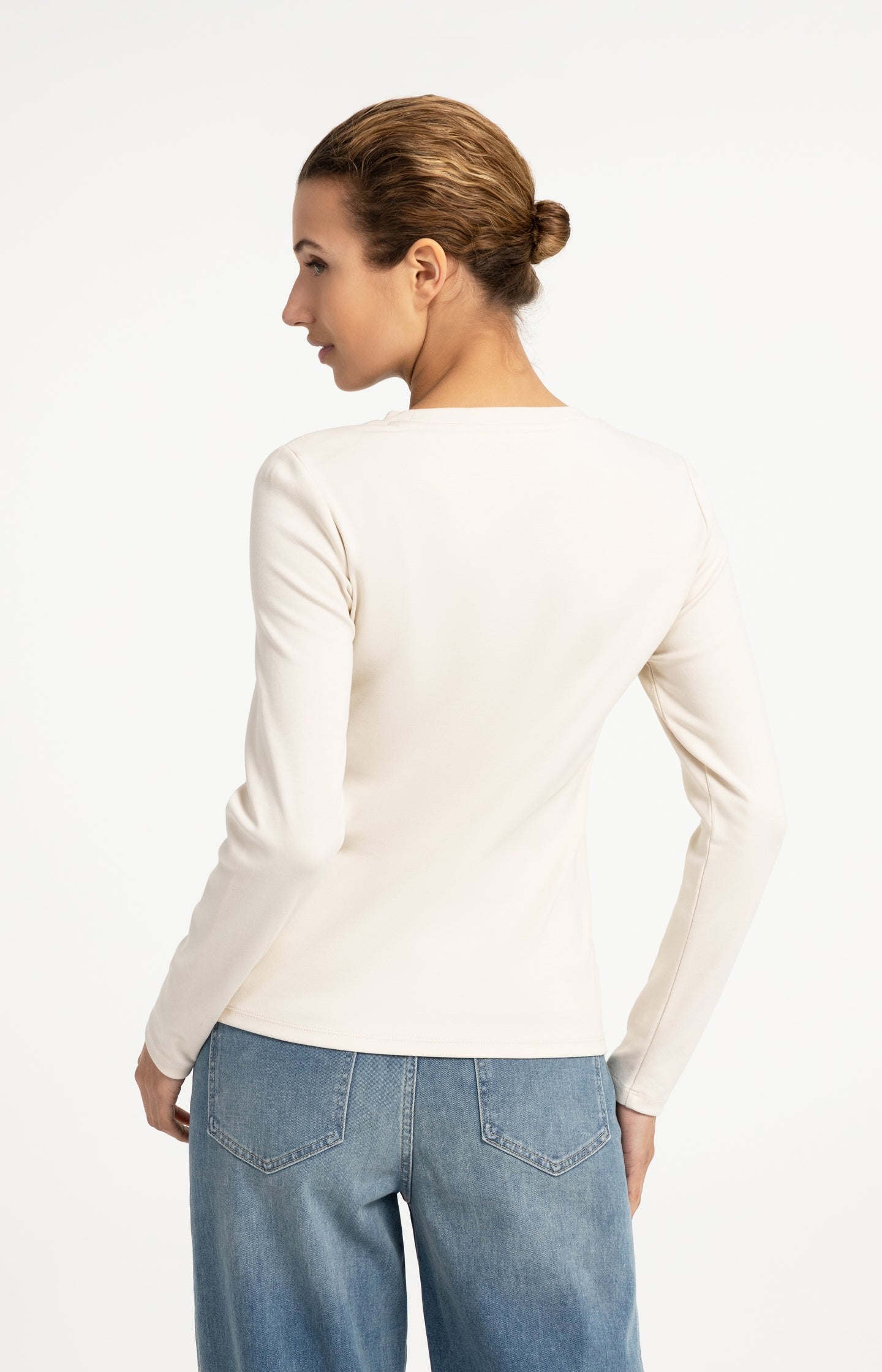 T-shirt with round neck and long sleeves - Type: lookbook