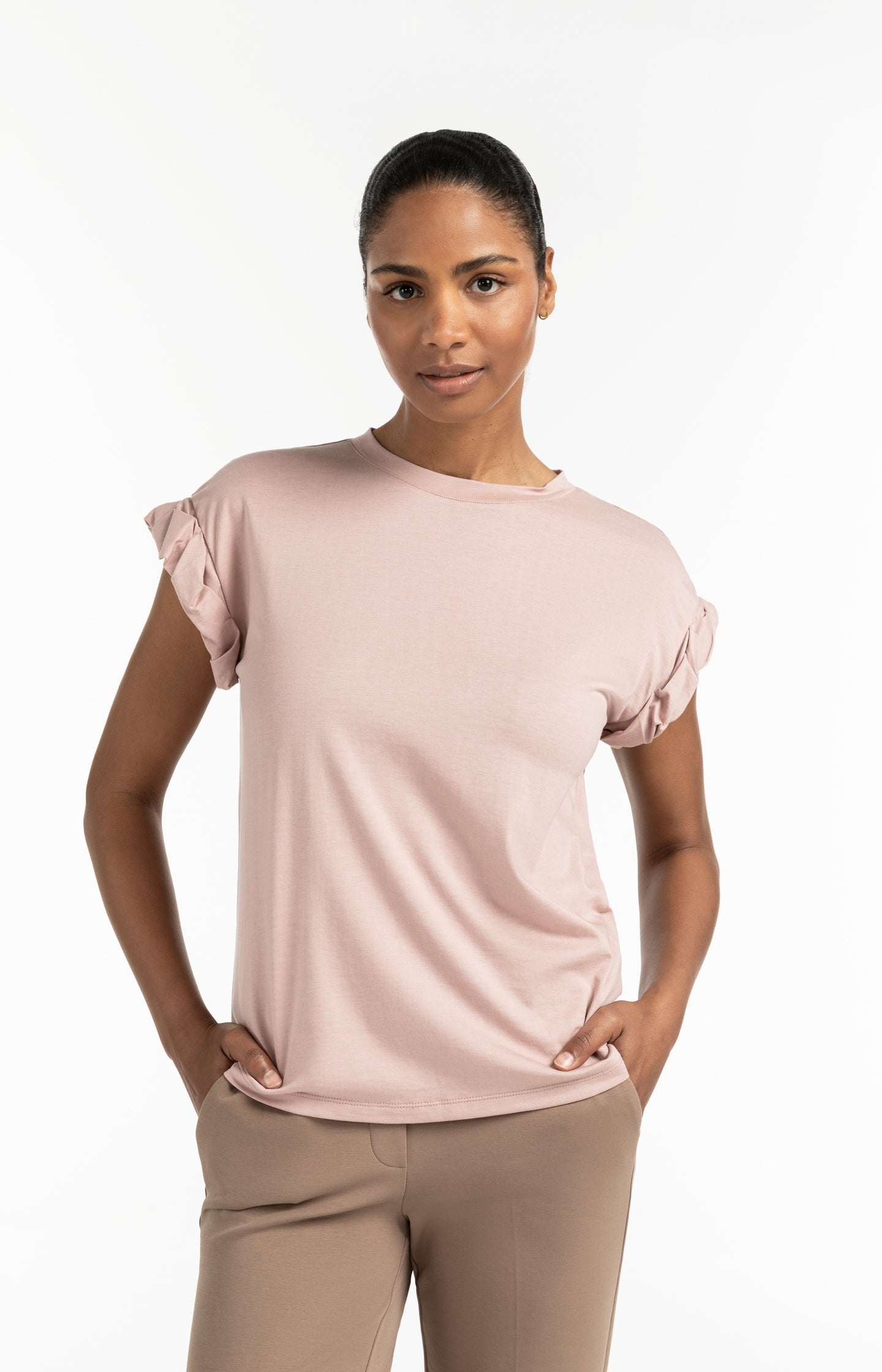 T-shirt with round neck and pleated, rolled-up sleeves
