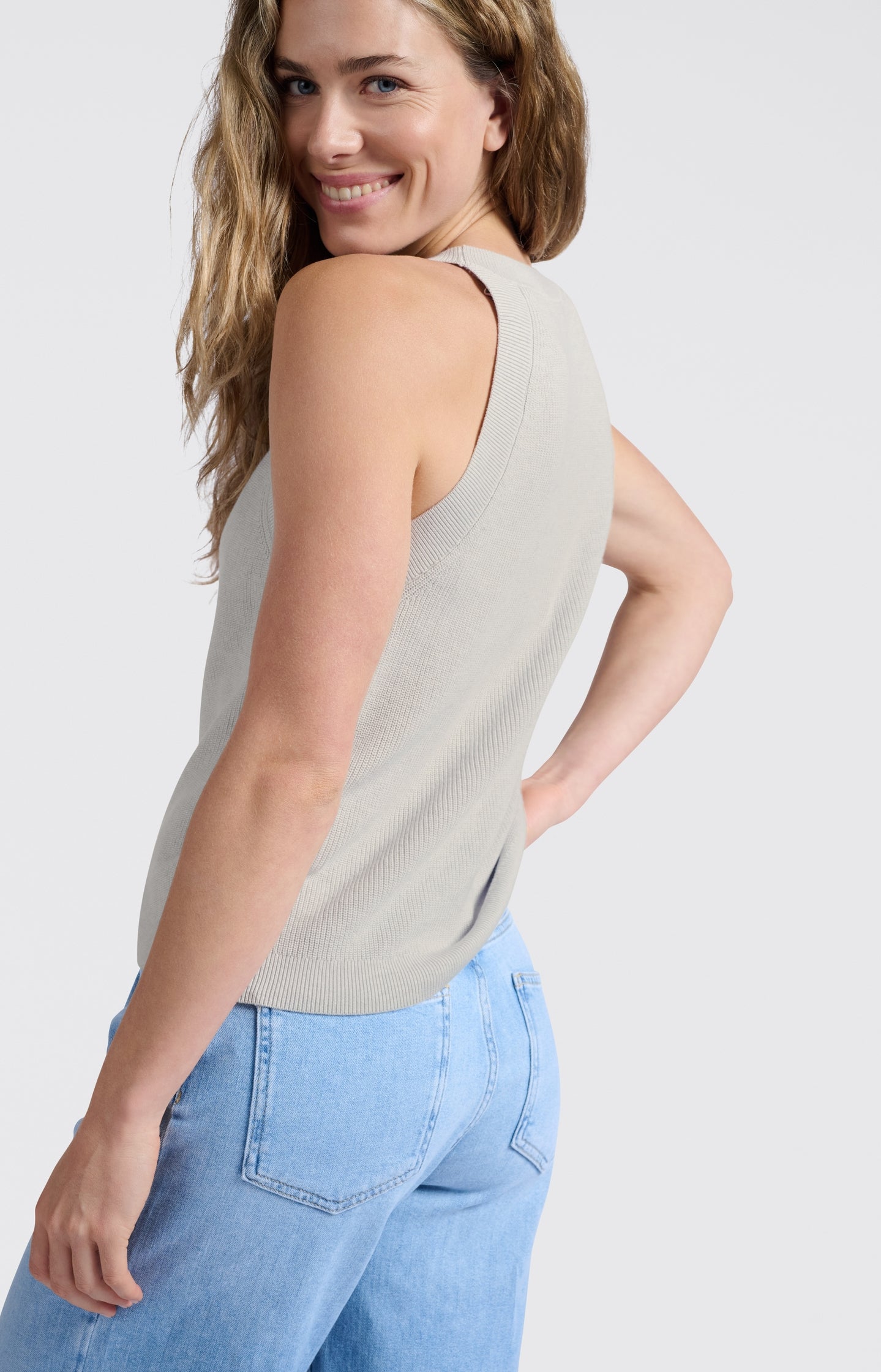 Tanktop with high neckline - Type: lookbook