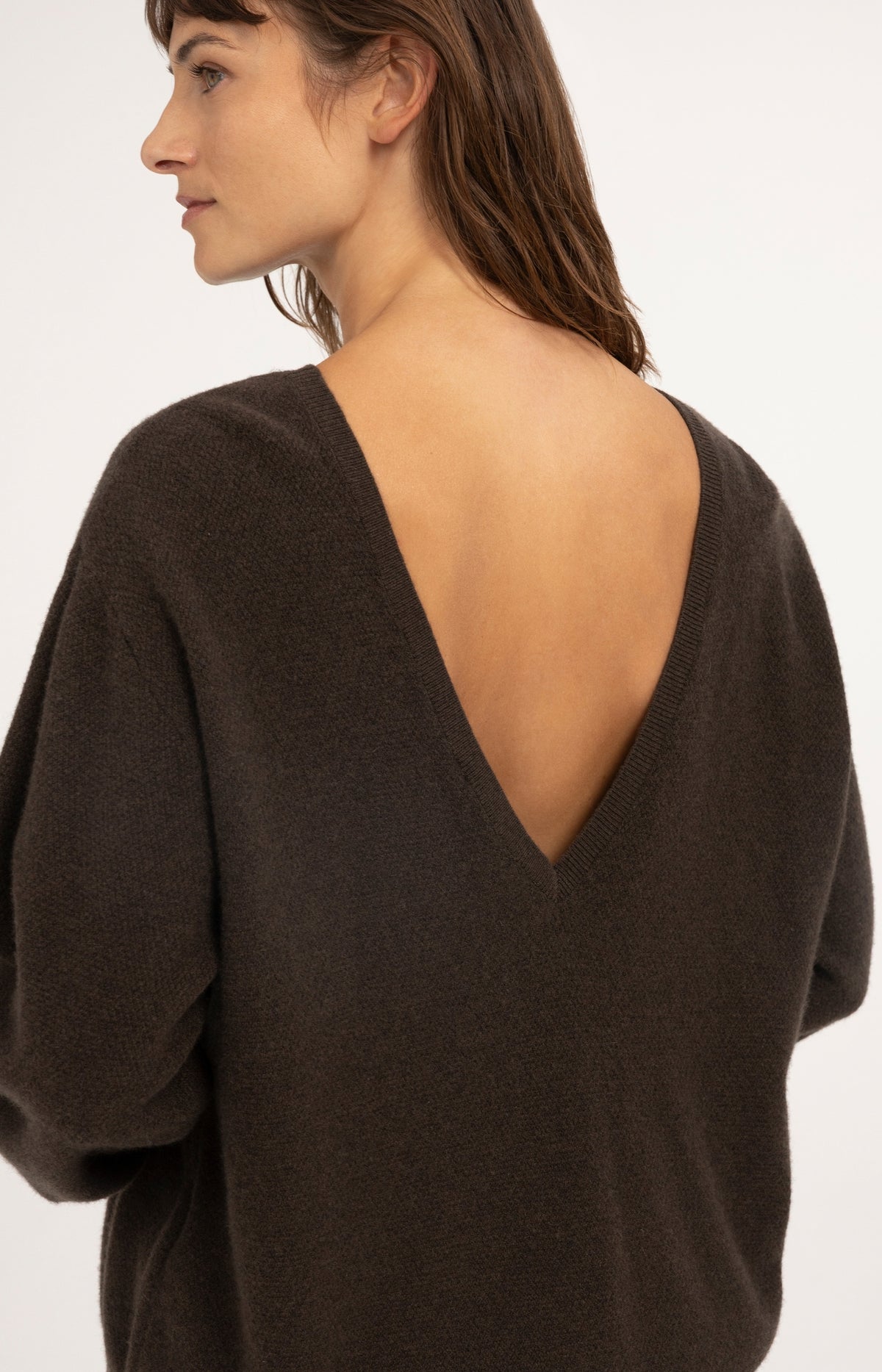 Textured sweater with deep V-neck at back - Delicioso Brown