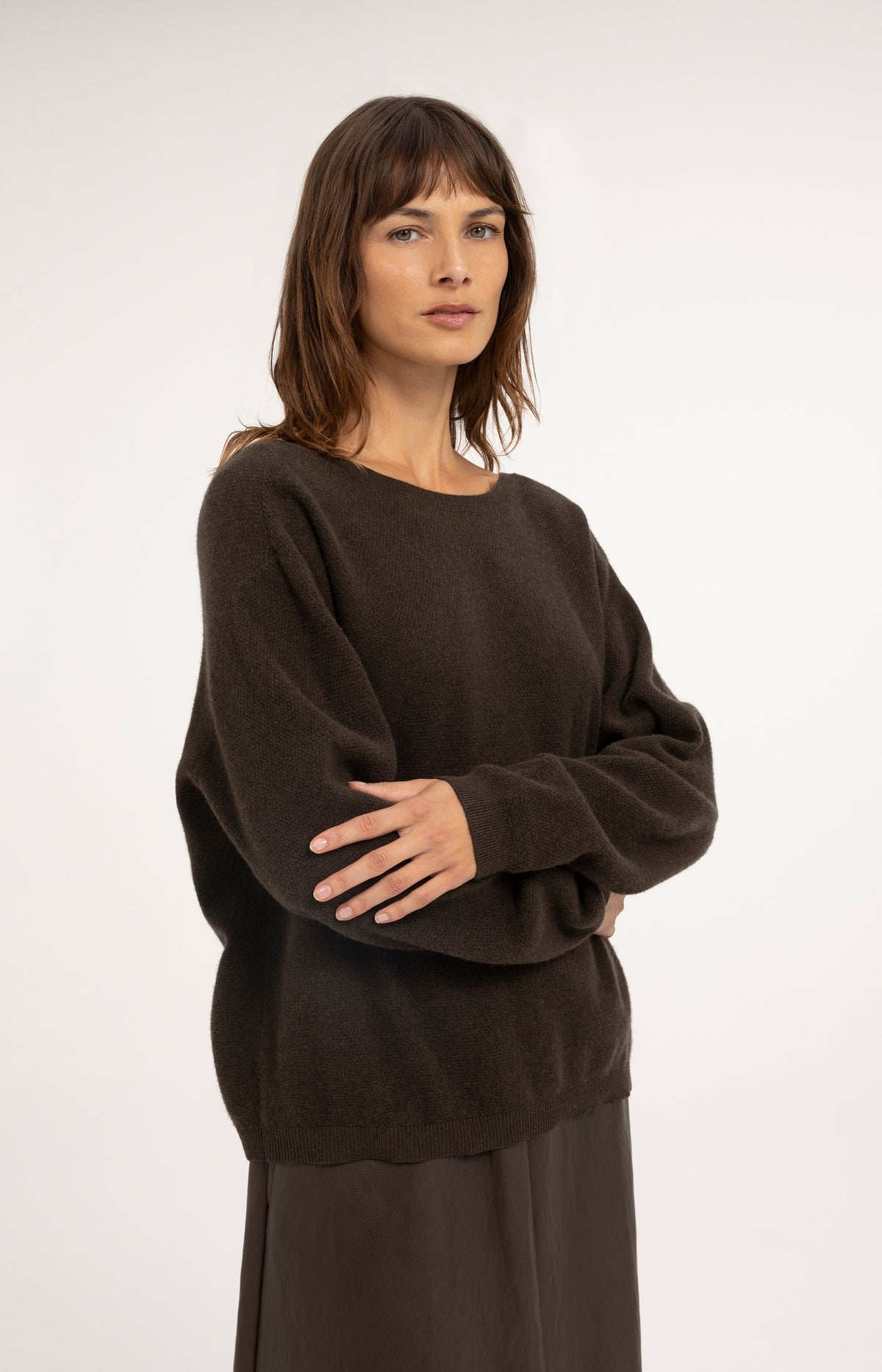 Textured sweater with deep V-neck at back - Delicioso Brown