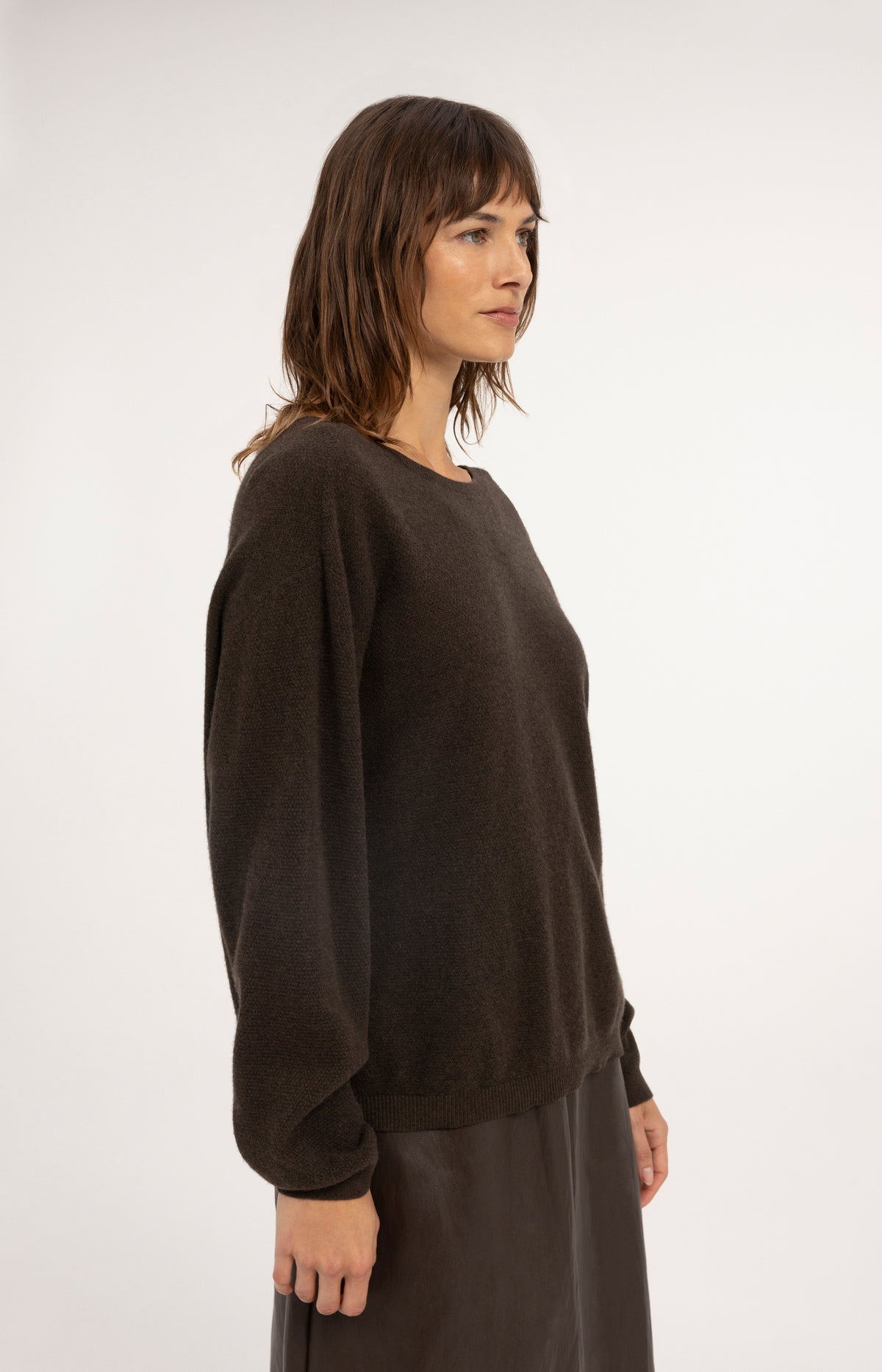 Textured sweater with deep V-neck at back - Delicioso Brown
