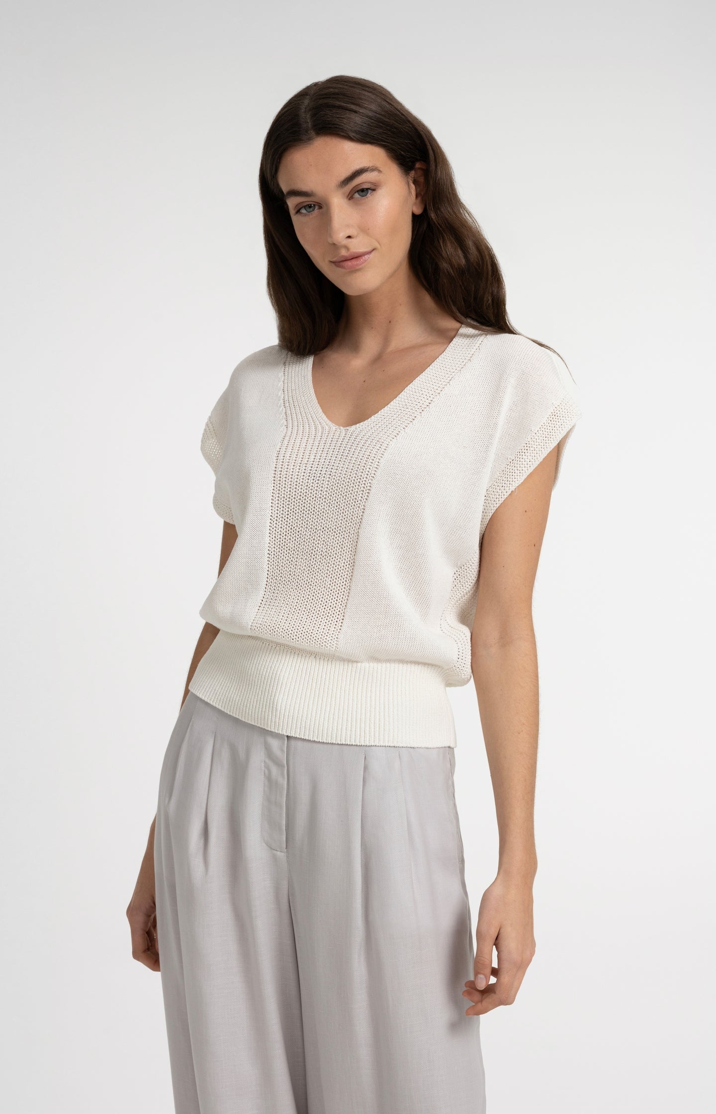 Textured sweater with V-neck - Type: lookbook