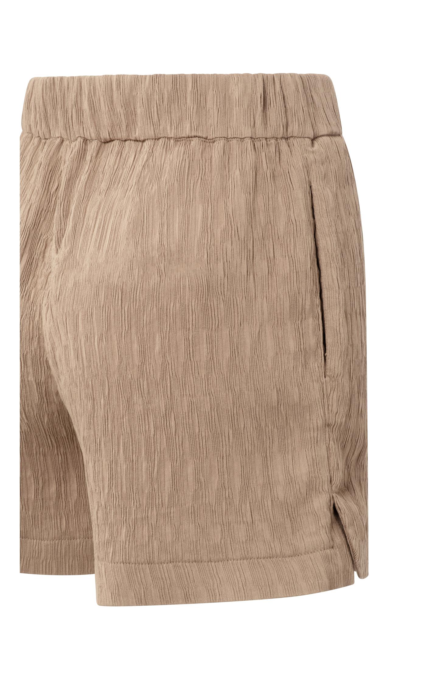 Textured woven shorts with elastic waistband