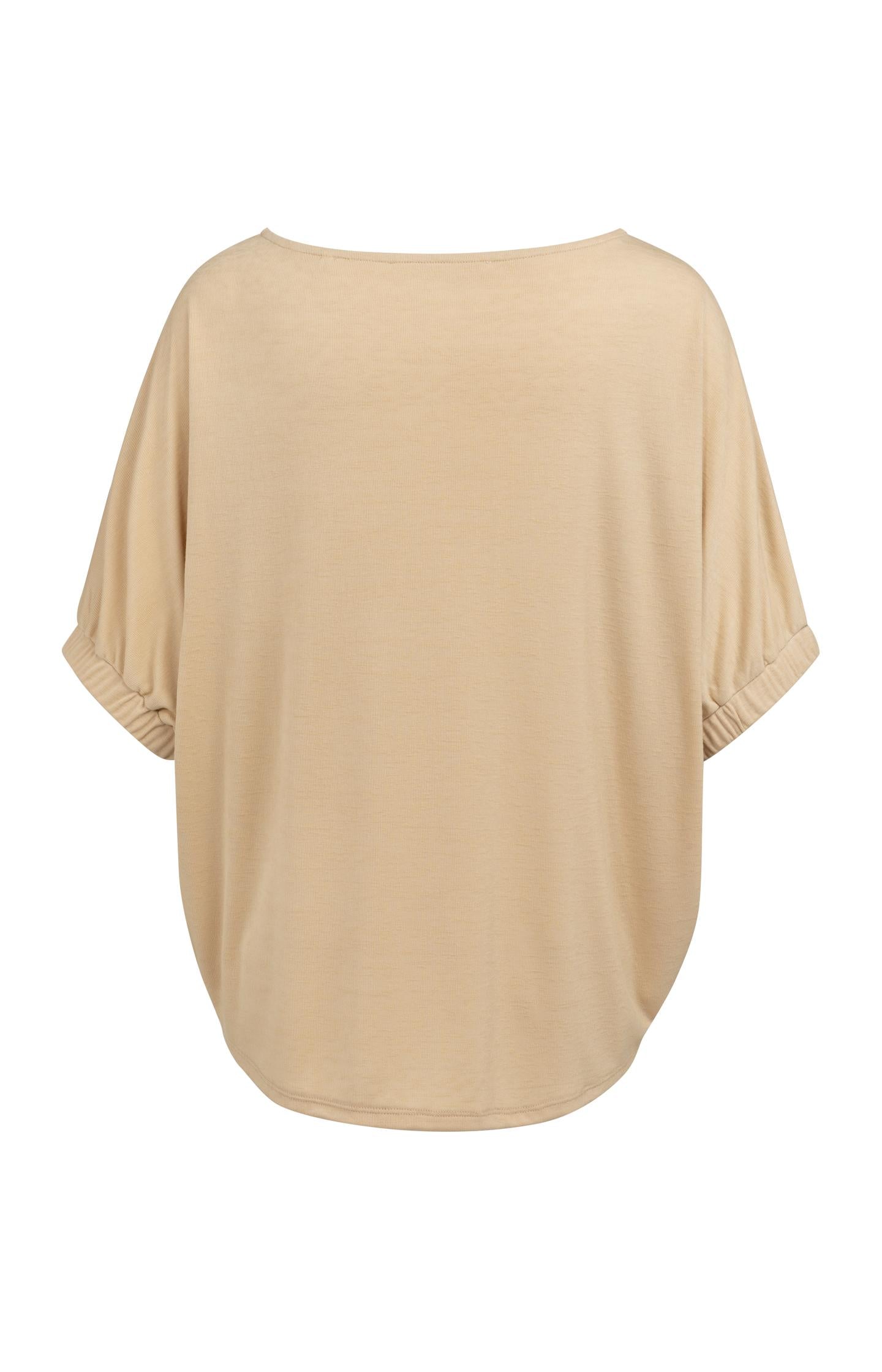Top with boat neckline and elastic cuffs