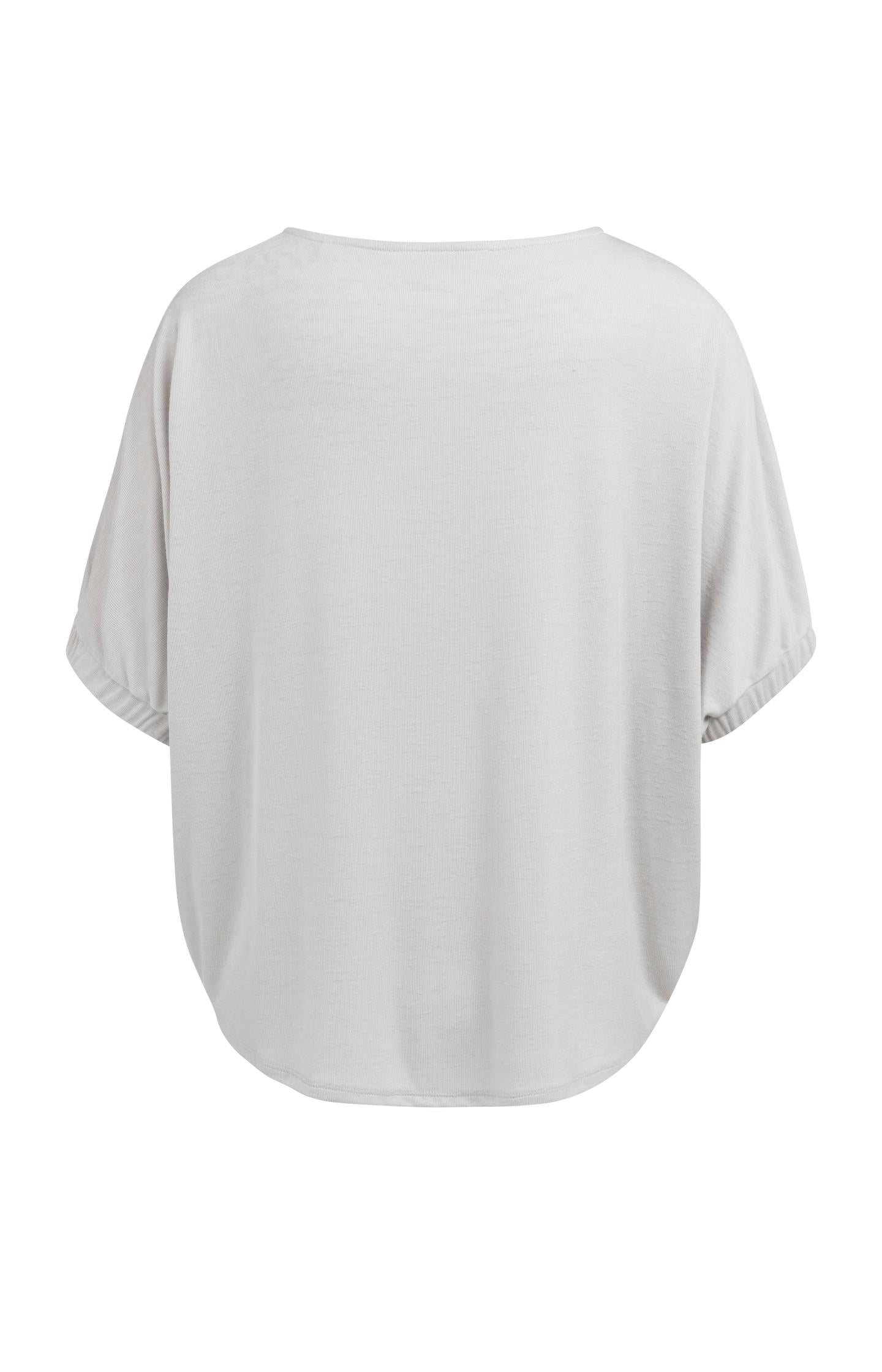 Top with boat neckline and elastic cuffs