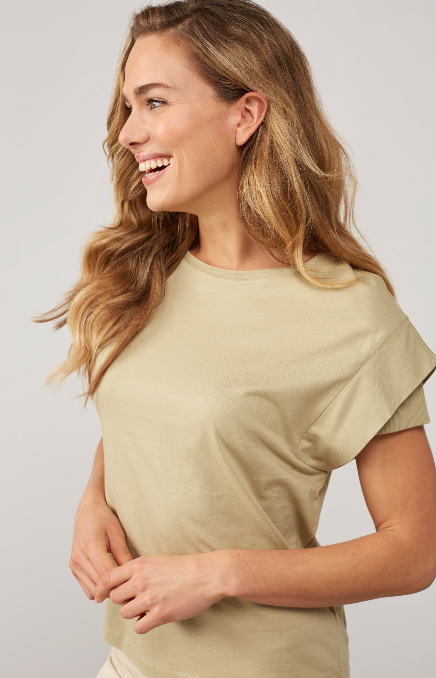 Top with crewneck and double sleeve effect in regular fit - Type: lookbook