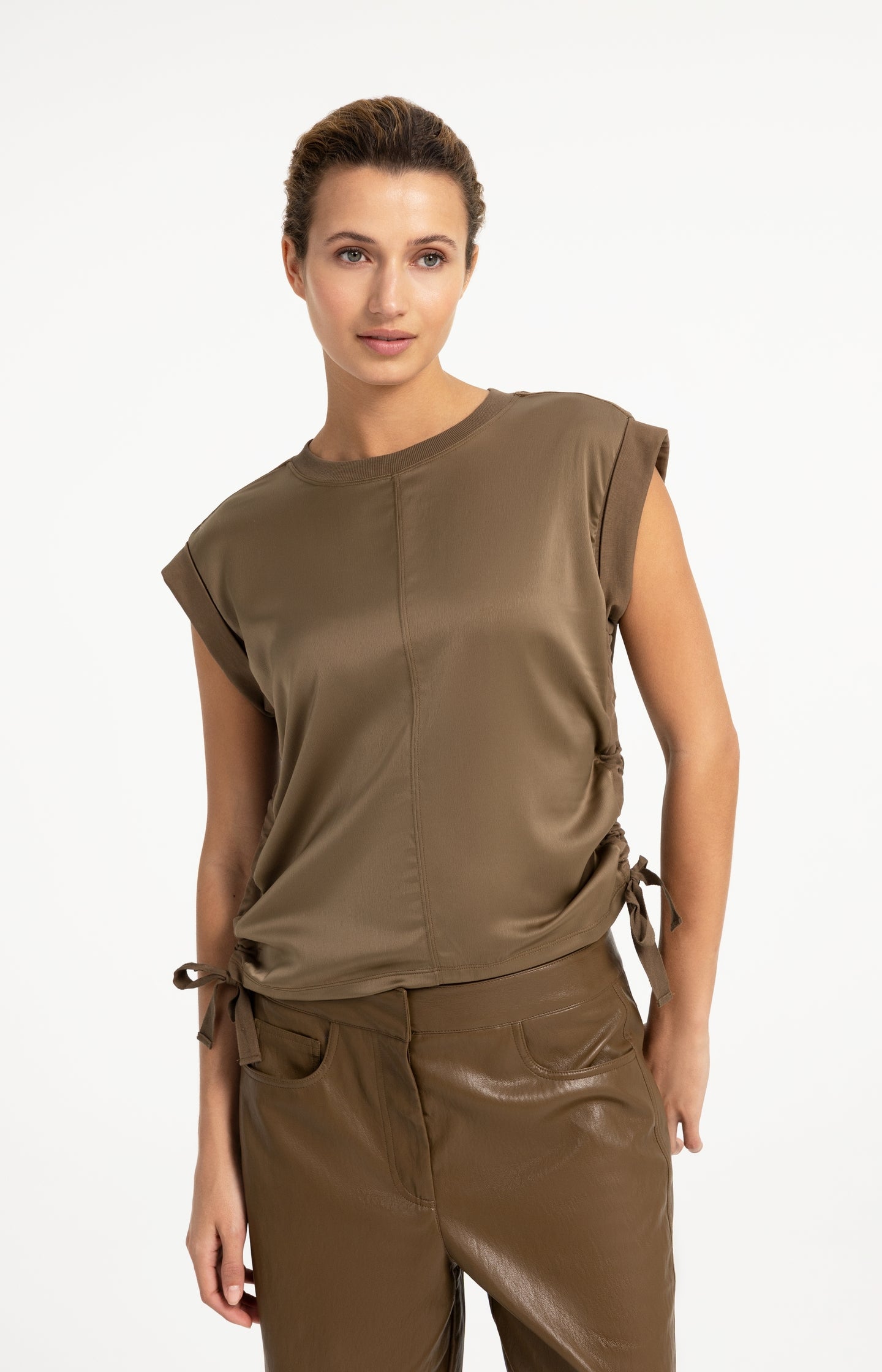 Top with drawstring details and cap sleeves