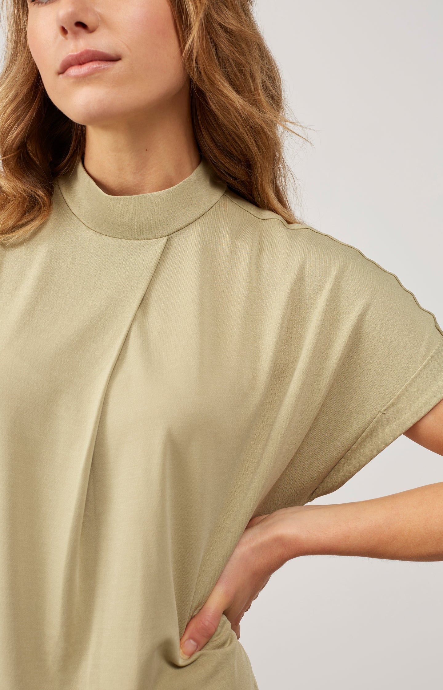 Top with high round neck, short sleeves and pleat detail - Type: lookbook