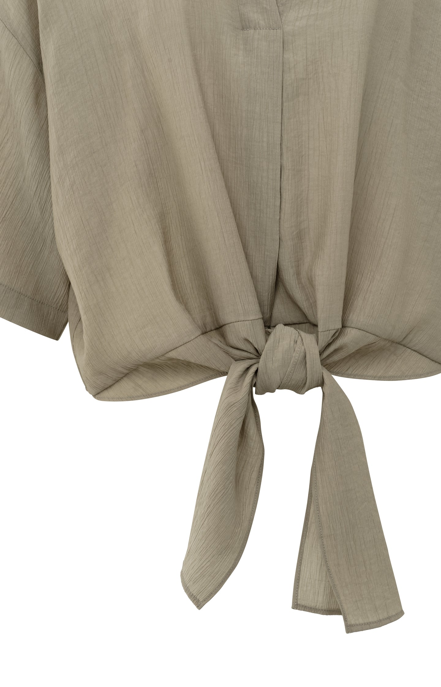 Top with knotted detail and wide sleeves