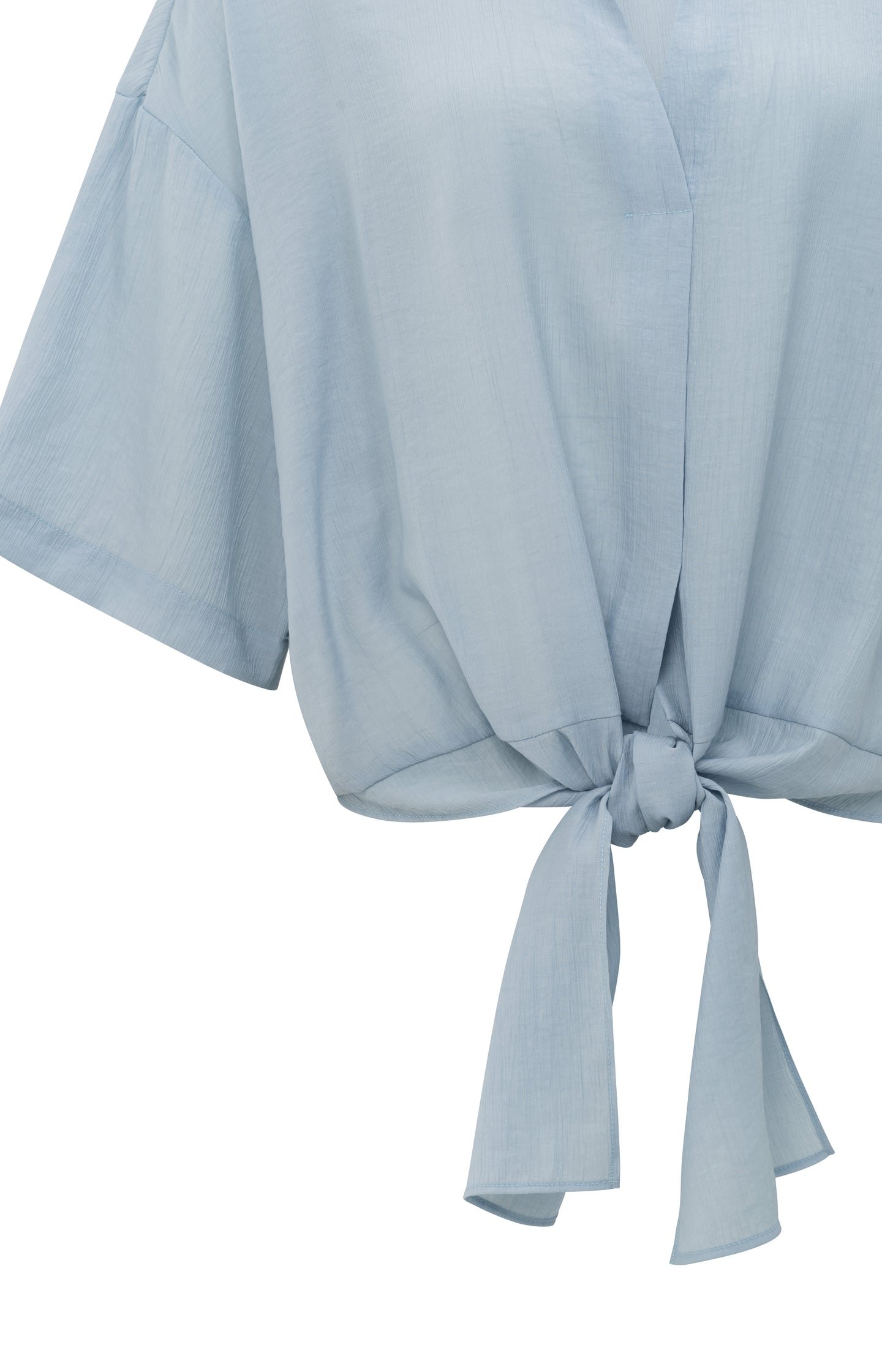 Top with knotted detail and wide sleeves