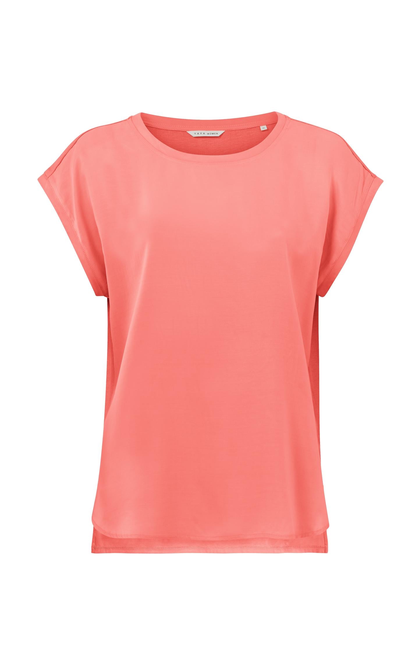 Top with round neck and cap sleeves without shoulder seams - Type: product