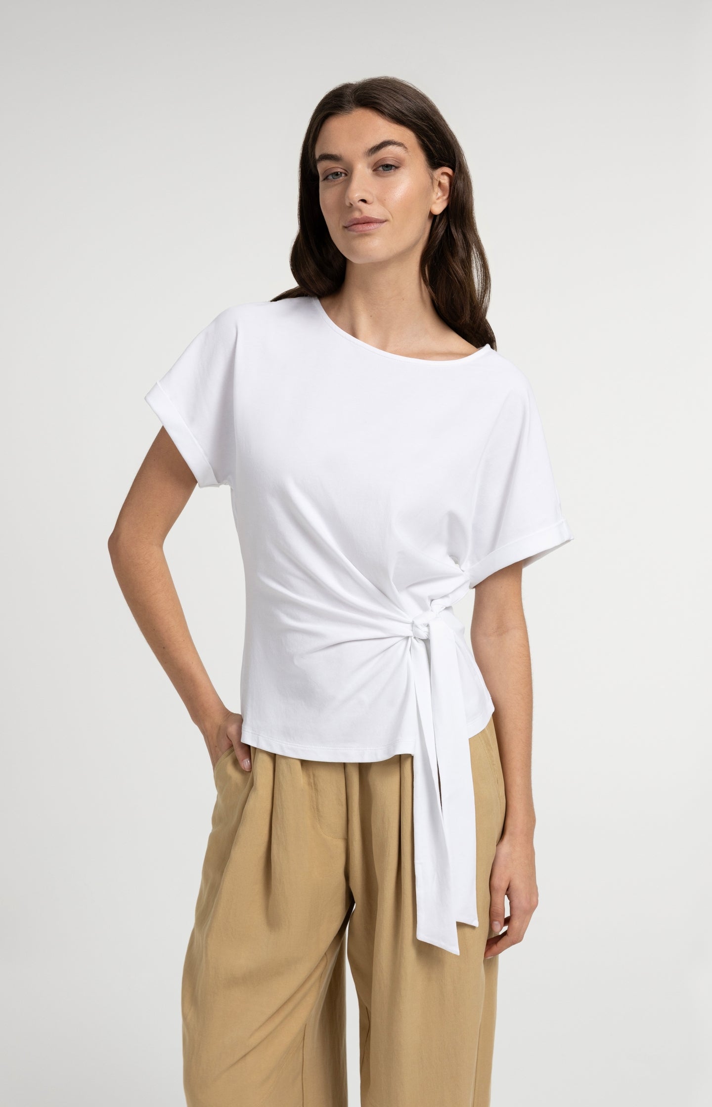 Top with round neckline and knot detail