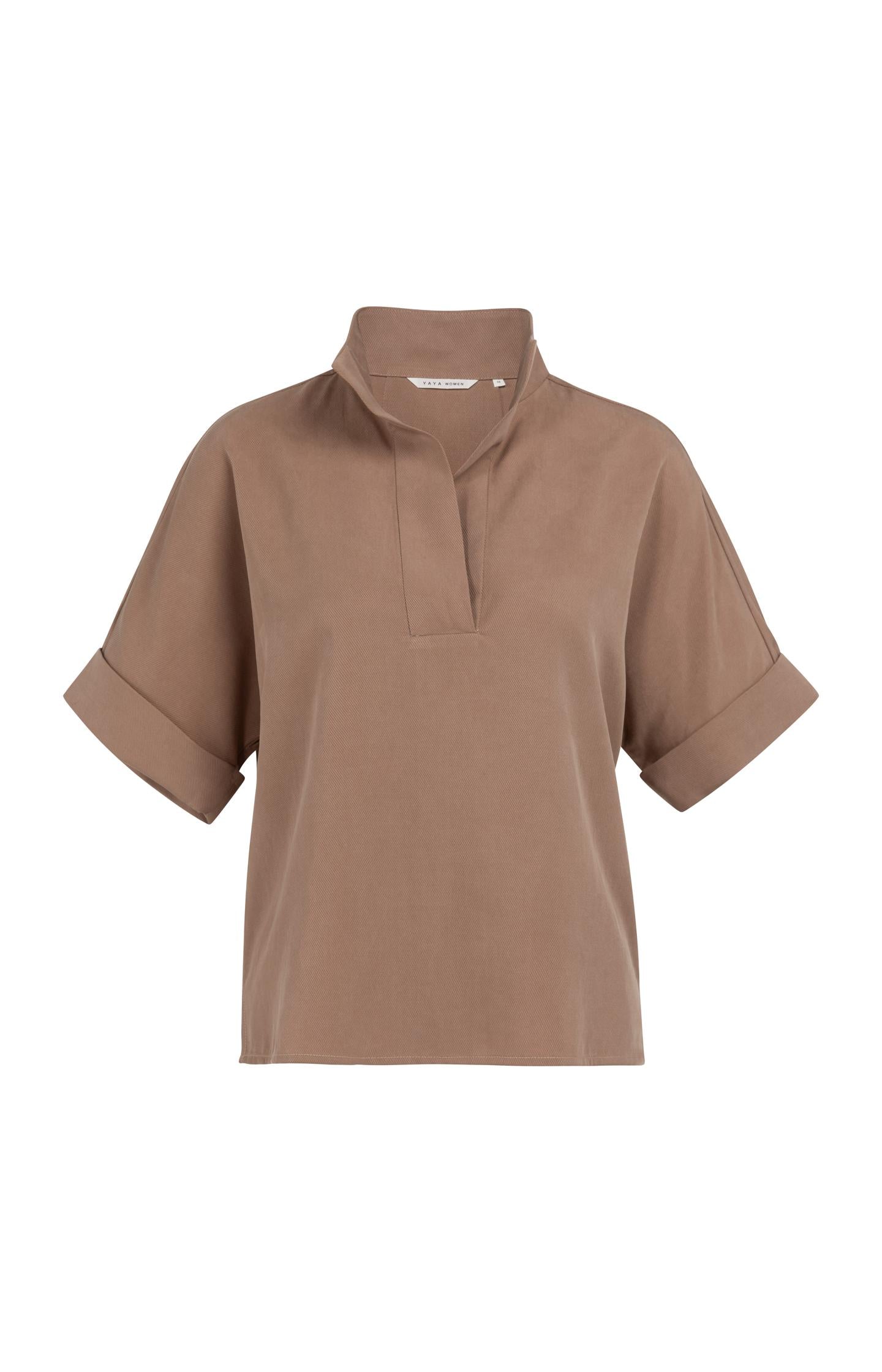 Top with short sleeves and polo collar - Type: product