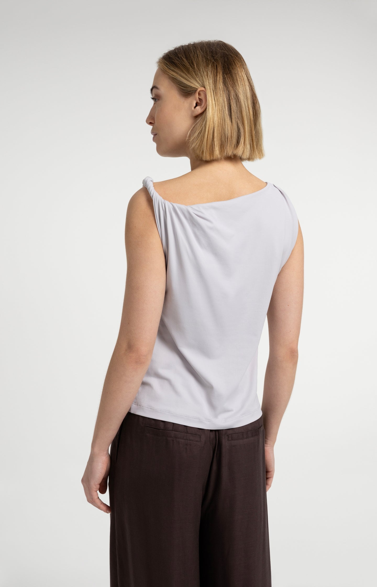 Top with twisted shoulder strap