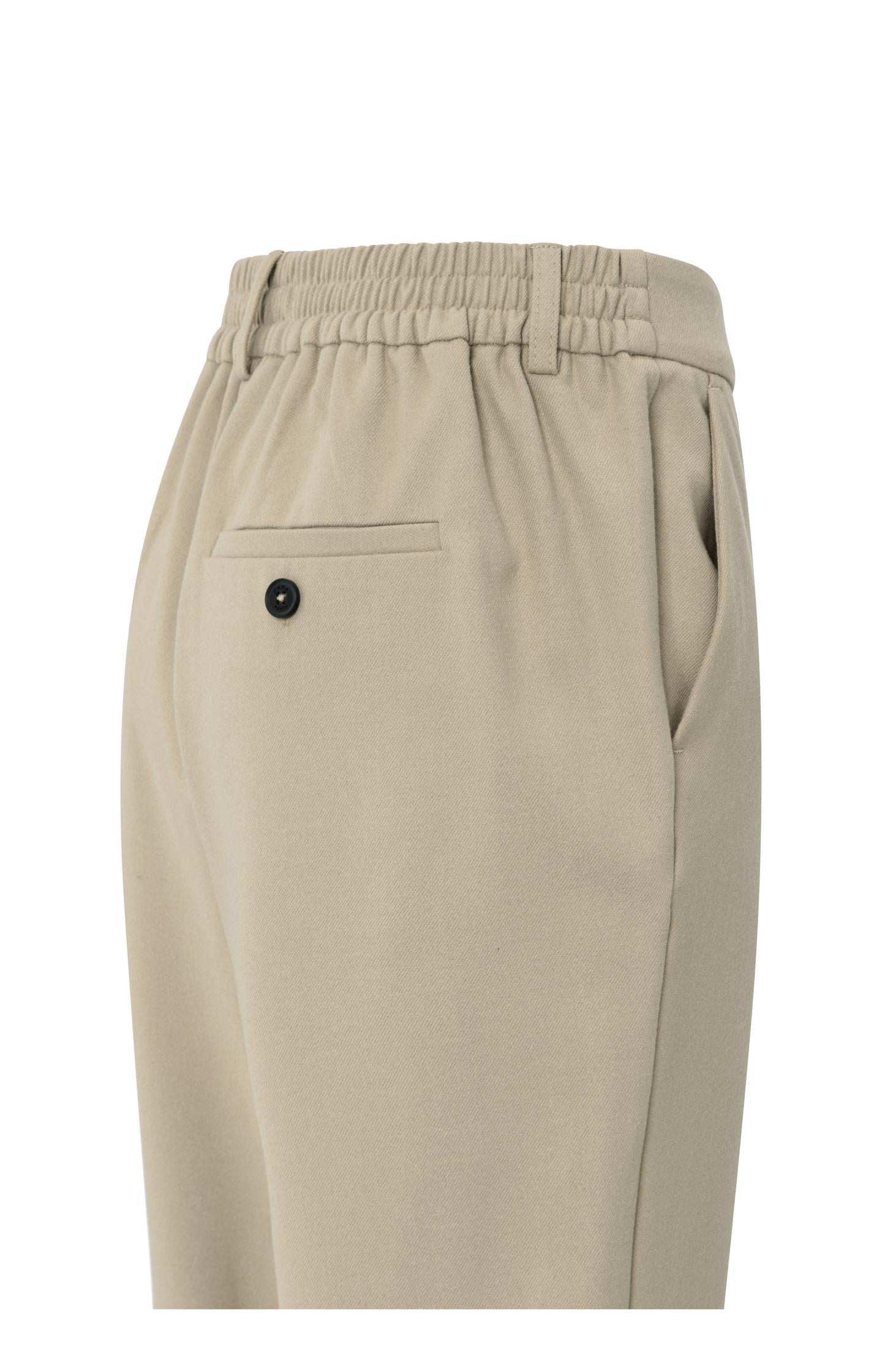 Trousers with elastic waistband and turned-up hem