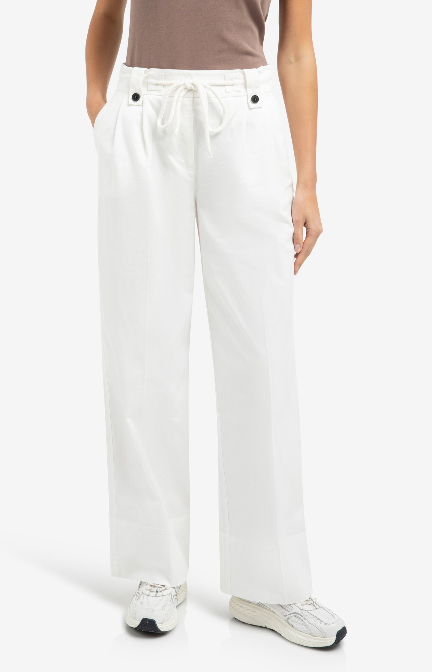 Trousers with pleats, wide legs and drawcord at the waist