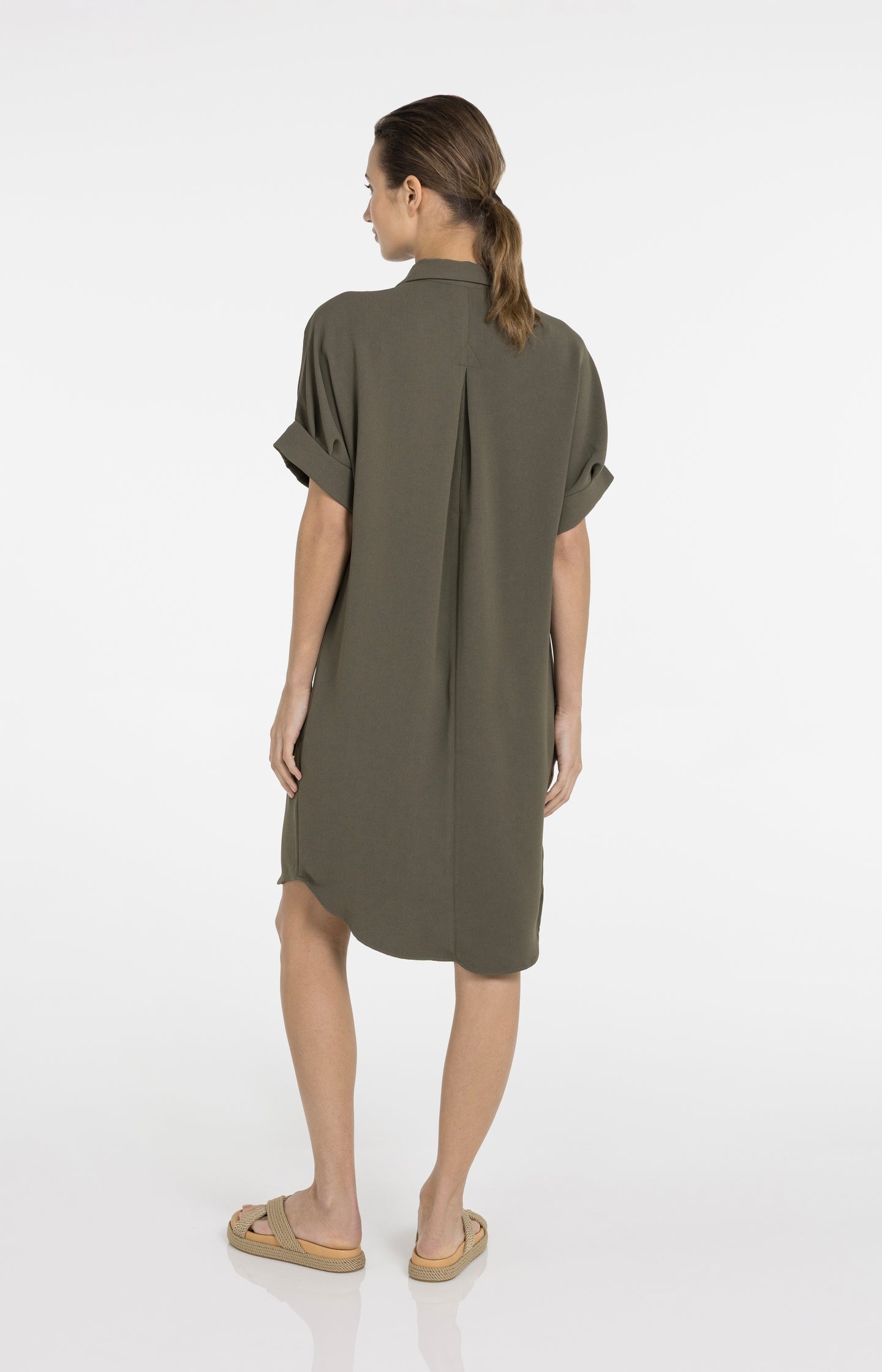 V-neck dress with pleated sleeves and loose fit - Type: lookbook