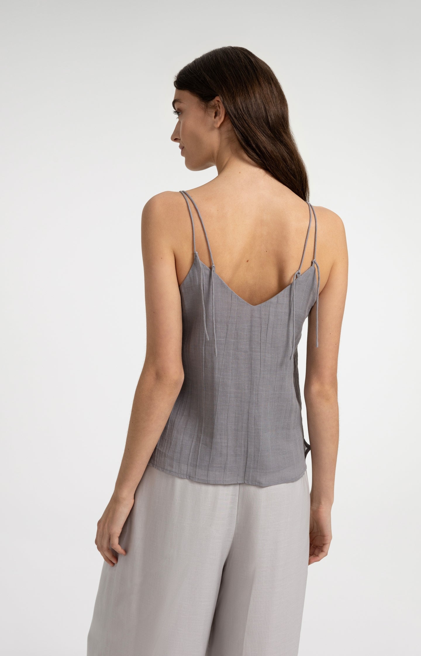 V-neck top with double shoulder straps - Type: video