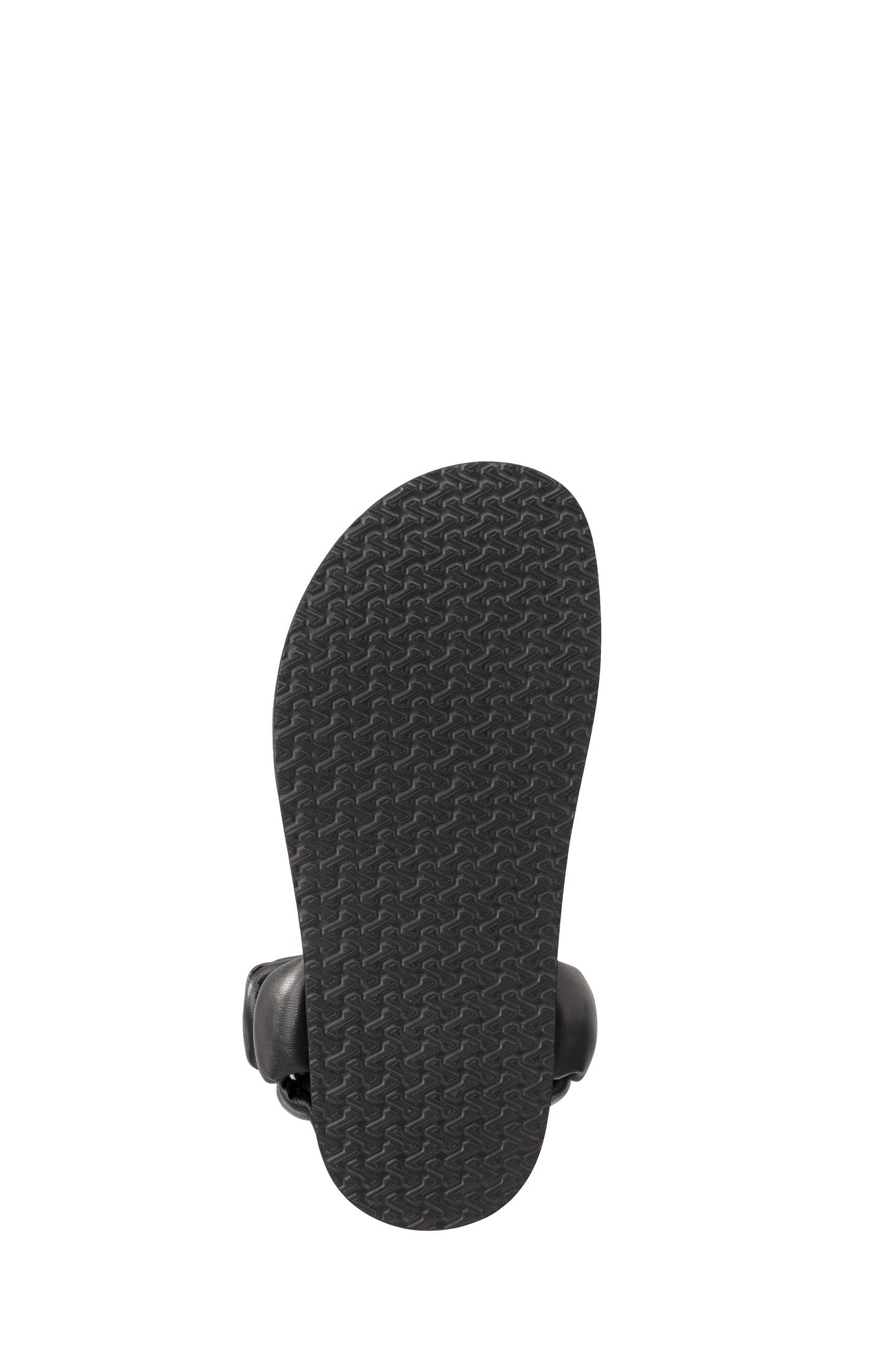 Volume sandals with padded straps