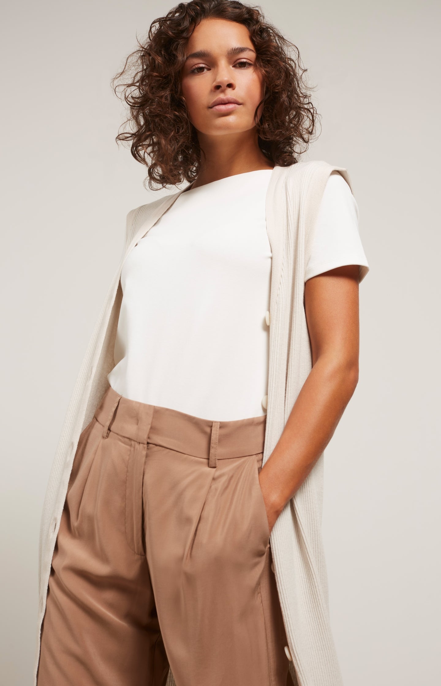 Wide leg pantolon with high waist, side pocket and zip fly