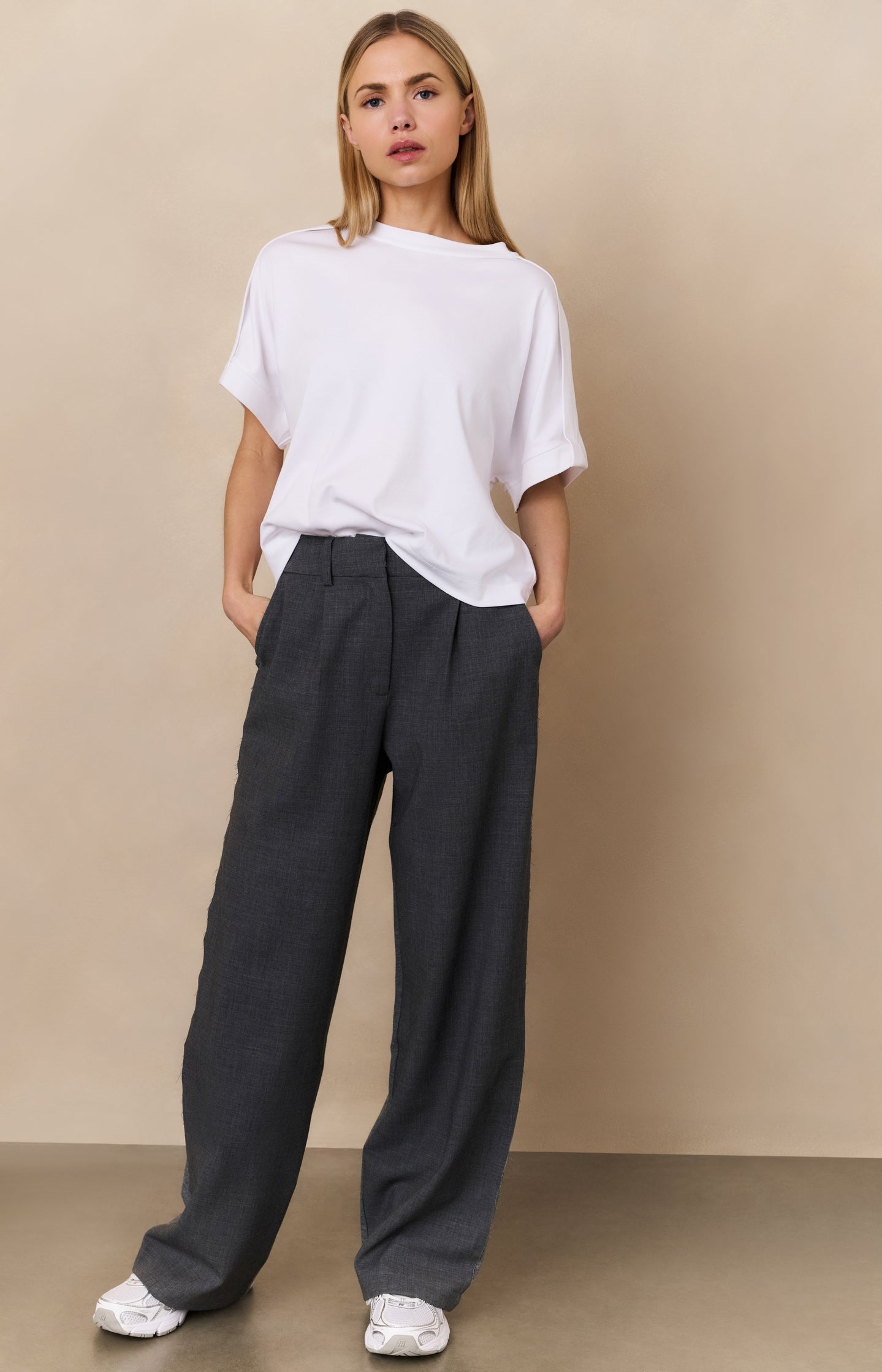 Wide leg trousers with jersey fabric back