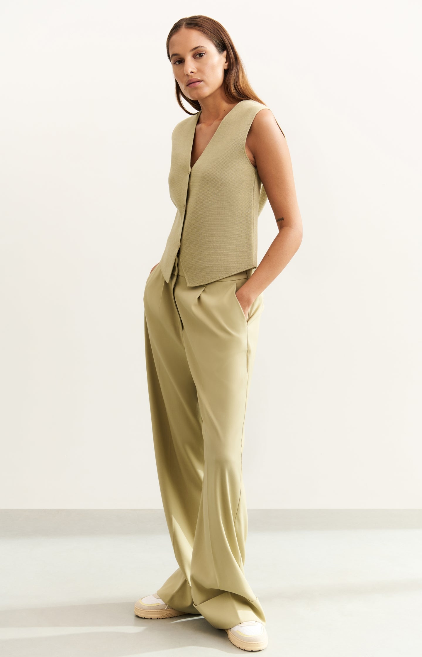 Wide-leg trousers with pleats and fixed turned-up hem - Type: lookbook