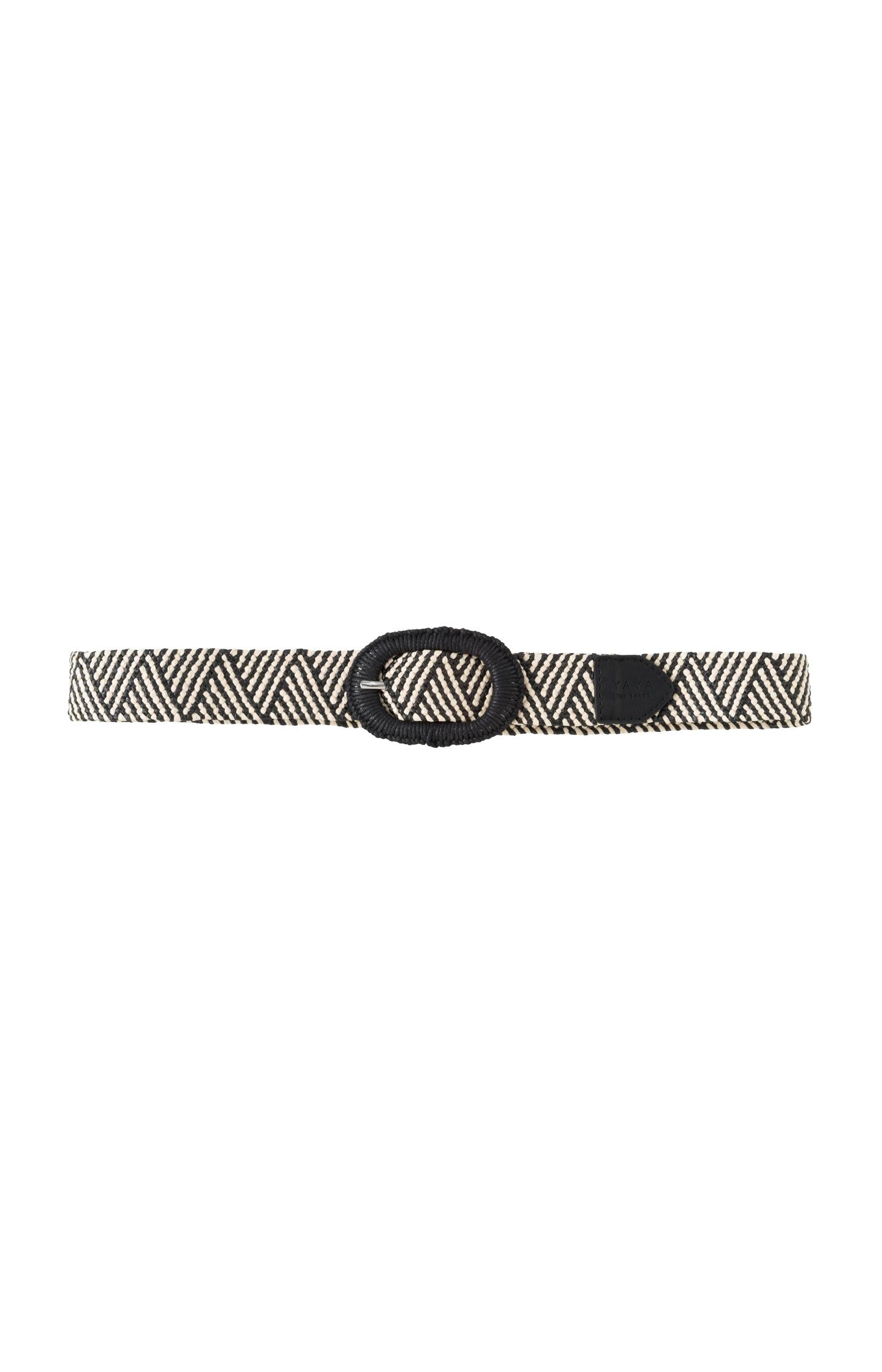 Woven belt with oval buckle and geometric print