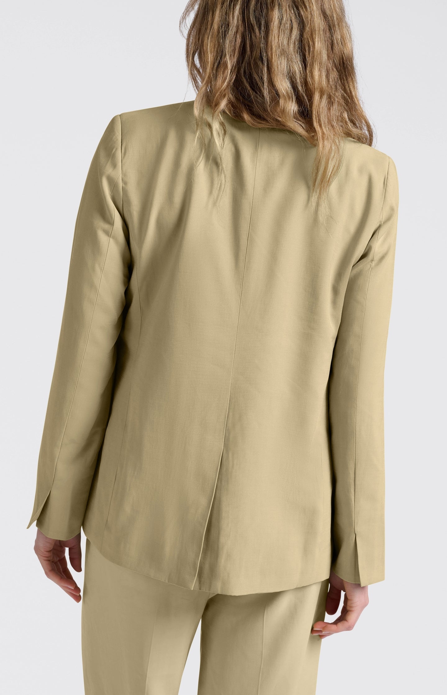 Woven blazer with pocket details