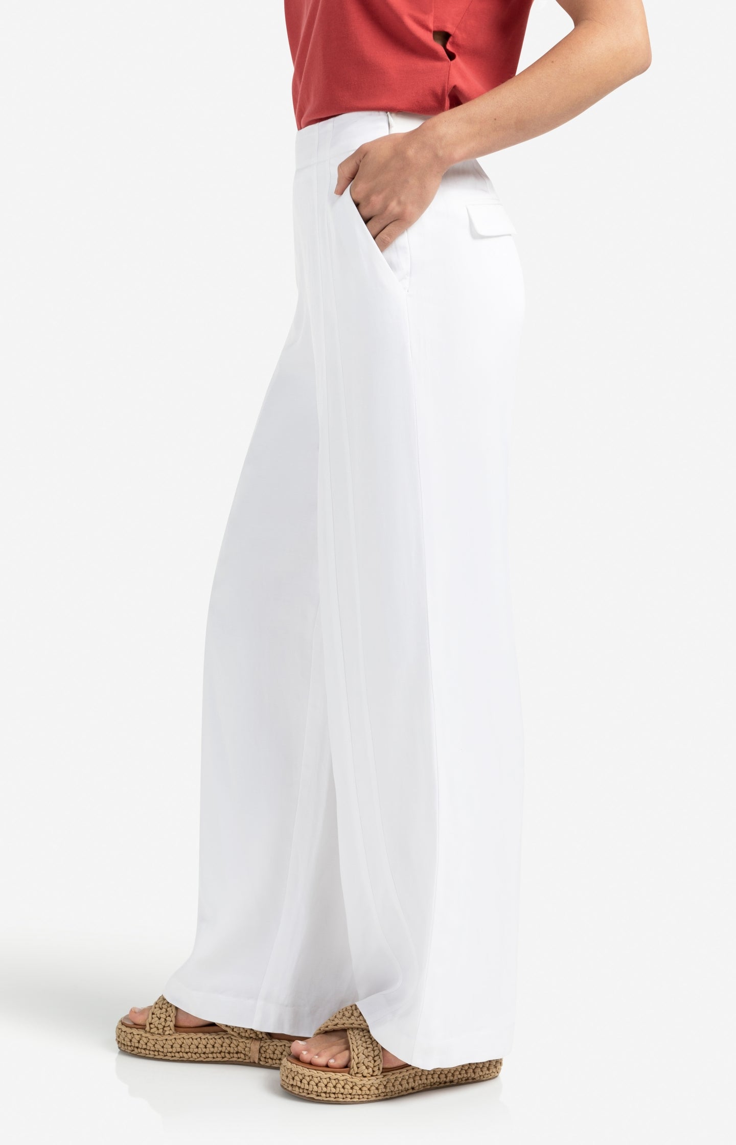 Woven high-waist trousers with wide legs and seam details