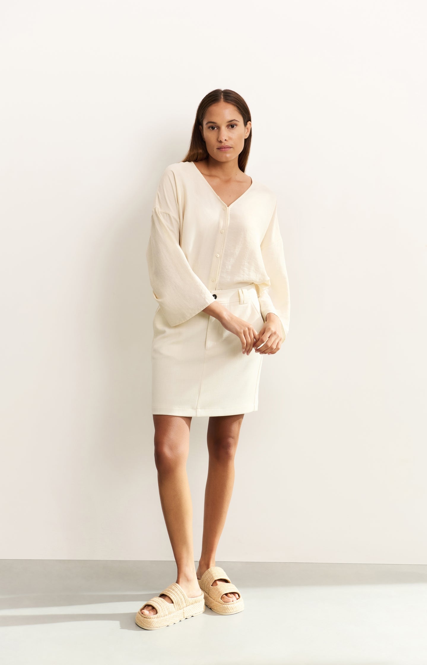 Woven mini skirt with pockets - Type: lookbook