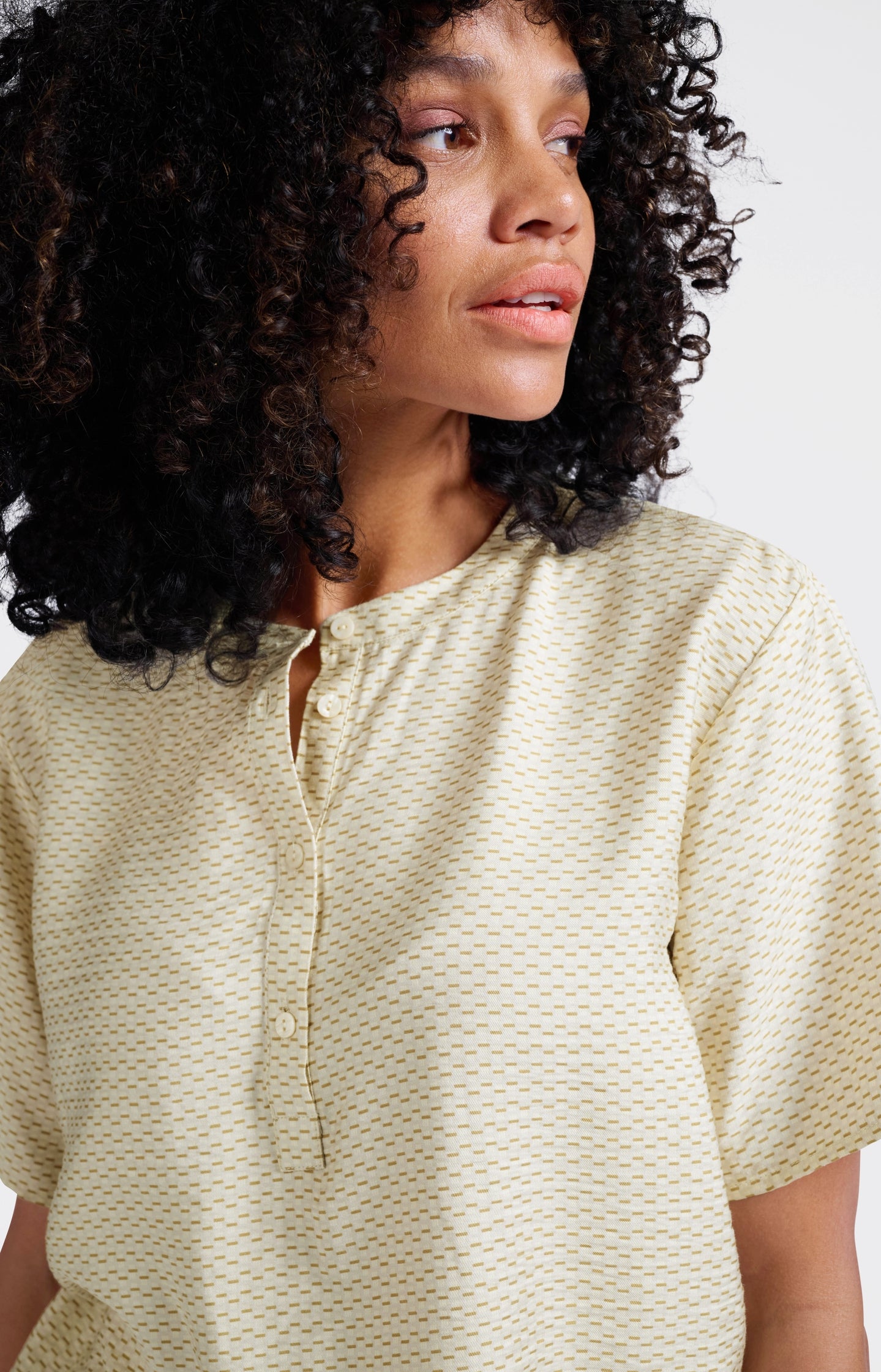 Woven polo blouse with subtle print - Type: lookbook
