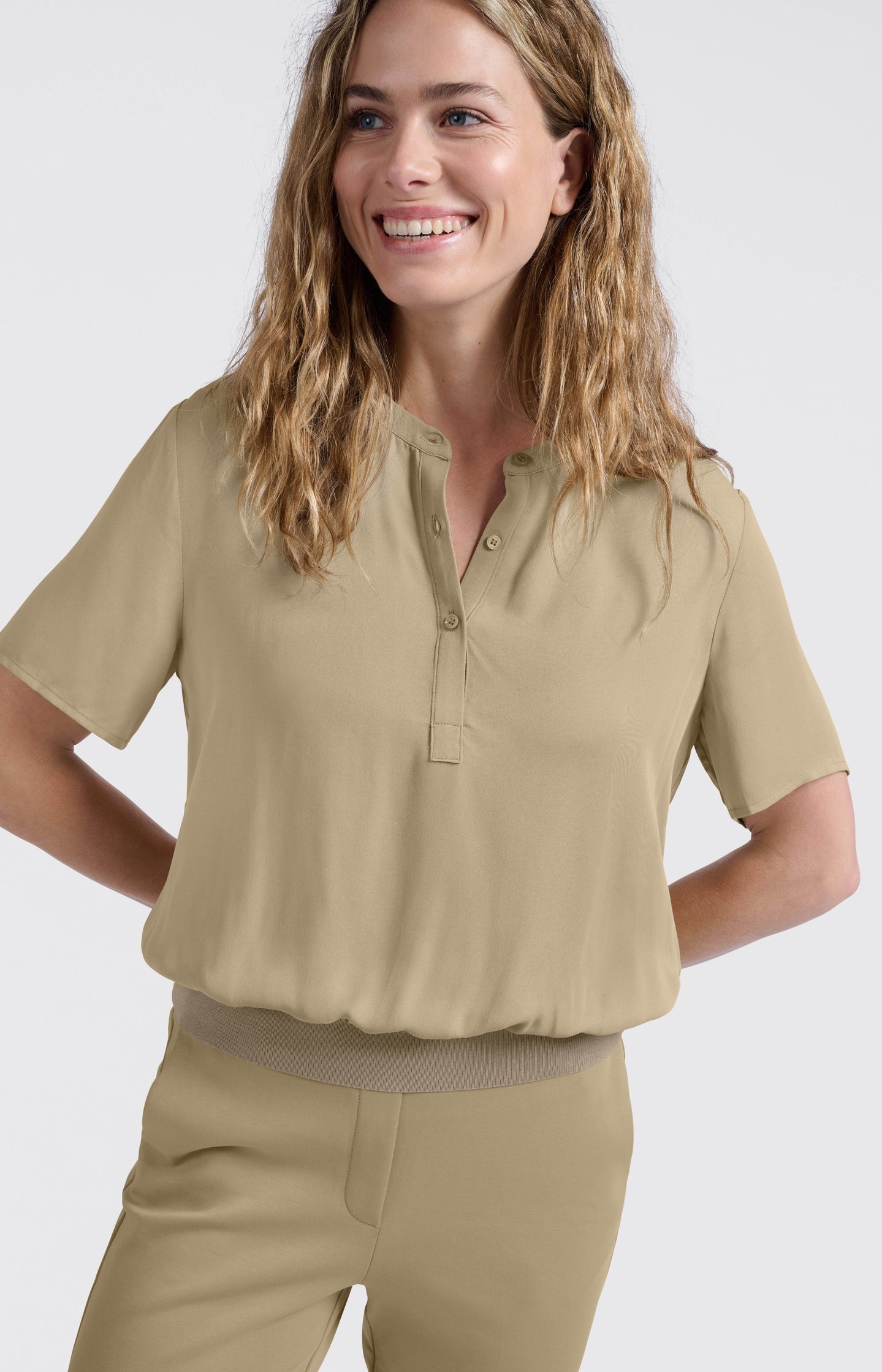 Woven polo with ribbed waistband