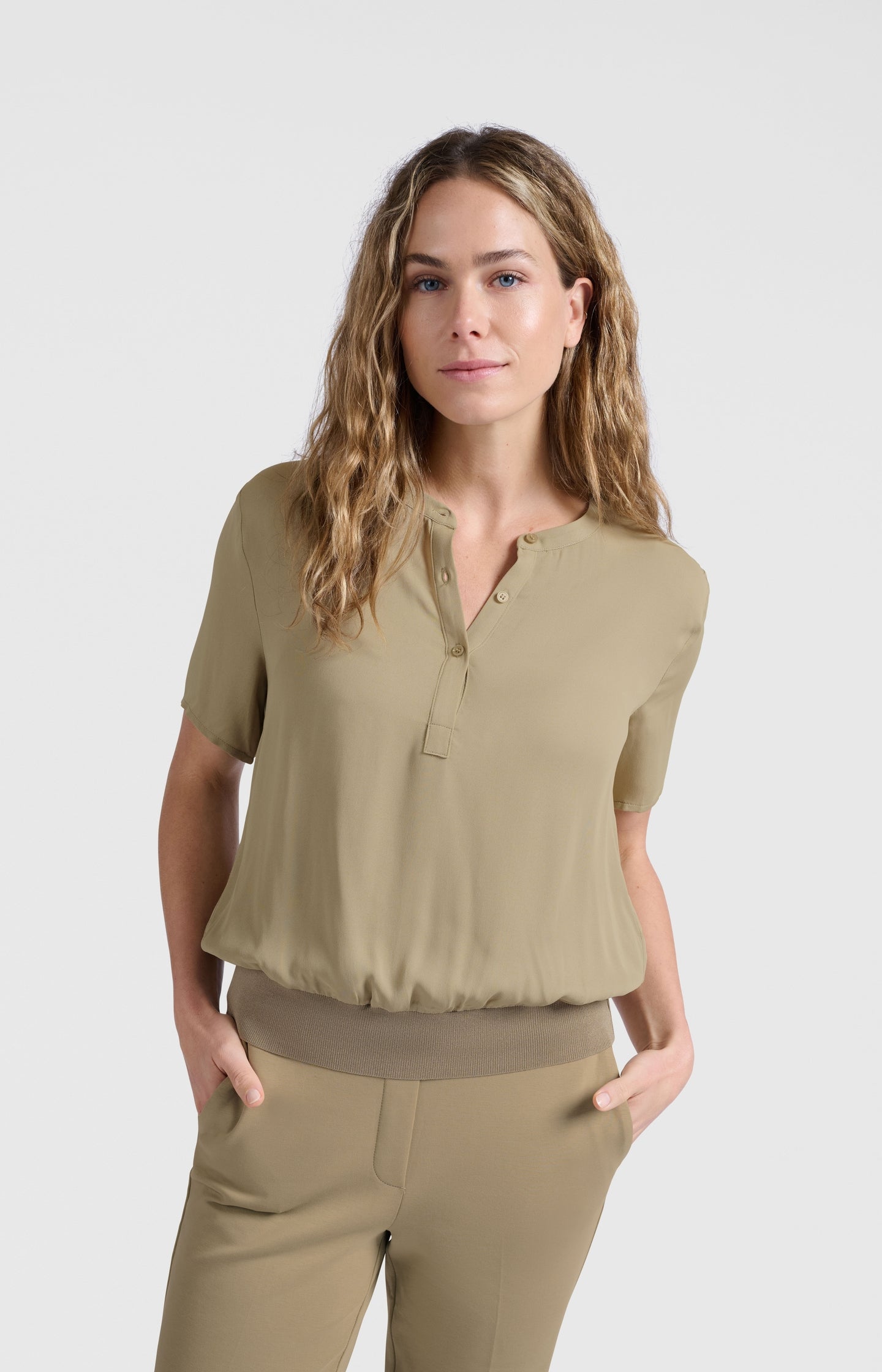 Woven polo with ribbed waistband