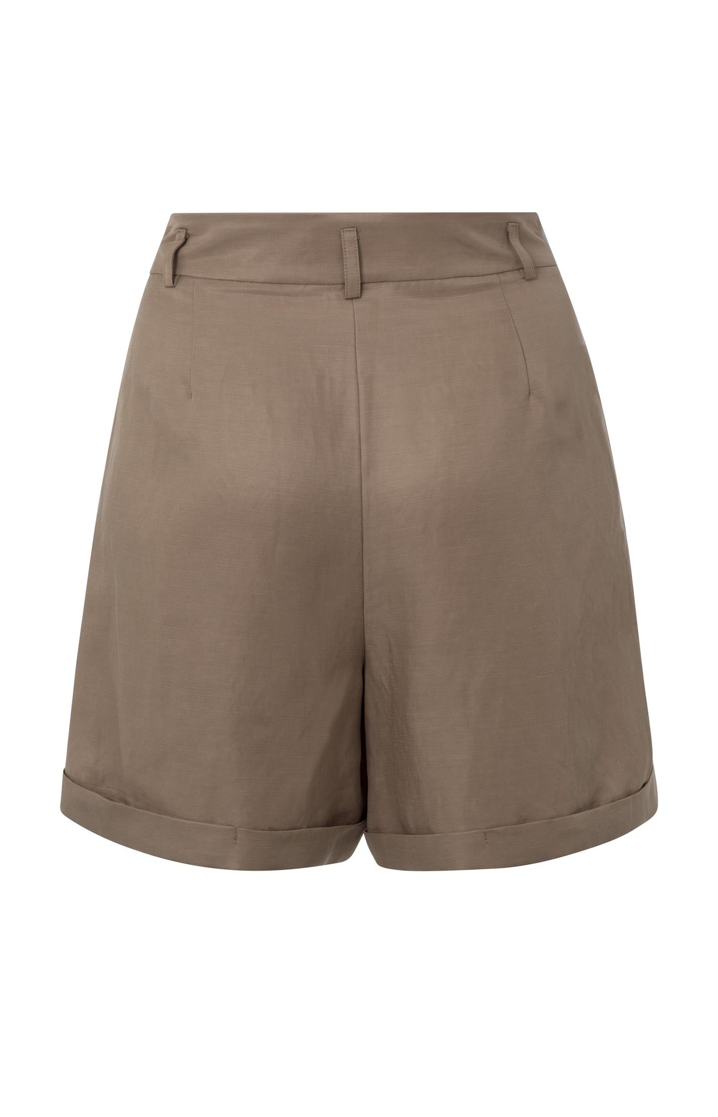 Woven short with high waist, pockets and pleated details