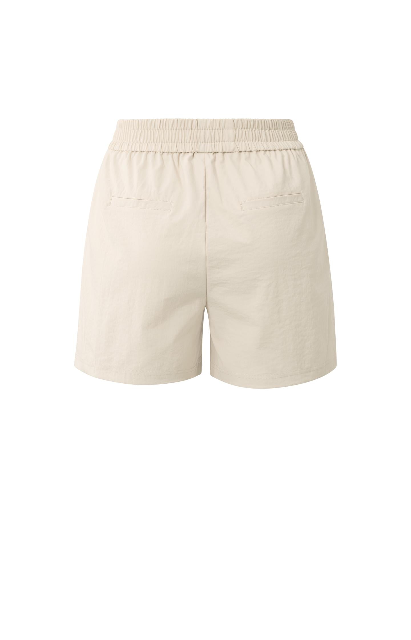 Woven shorts with elastic waistband and zipper pockets