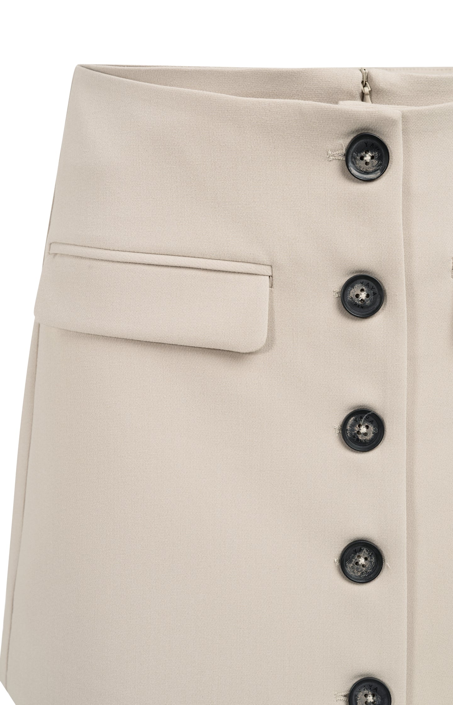 Woven skort with pockets and buttons